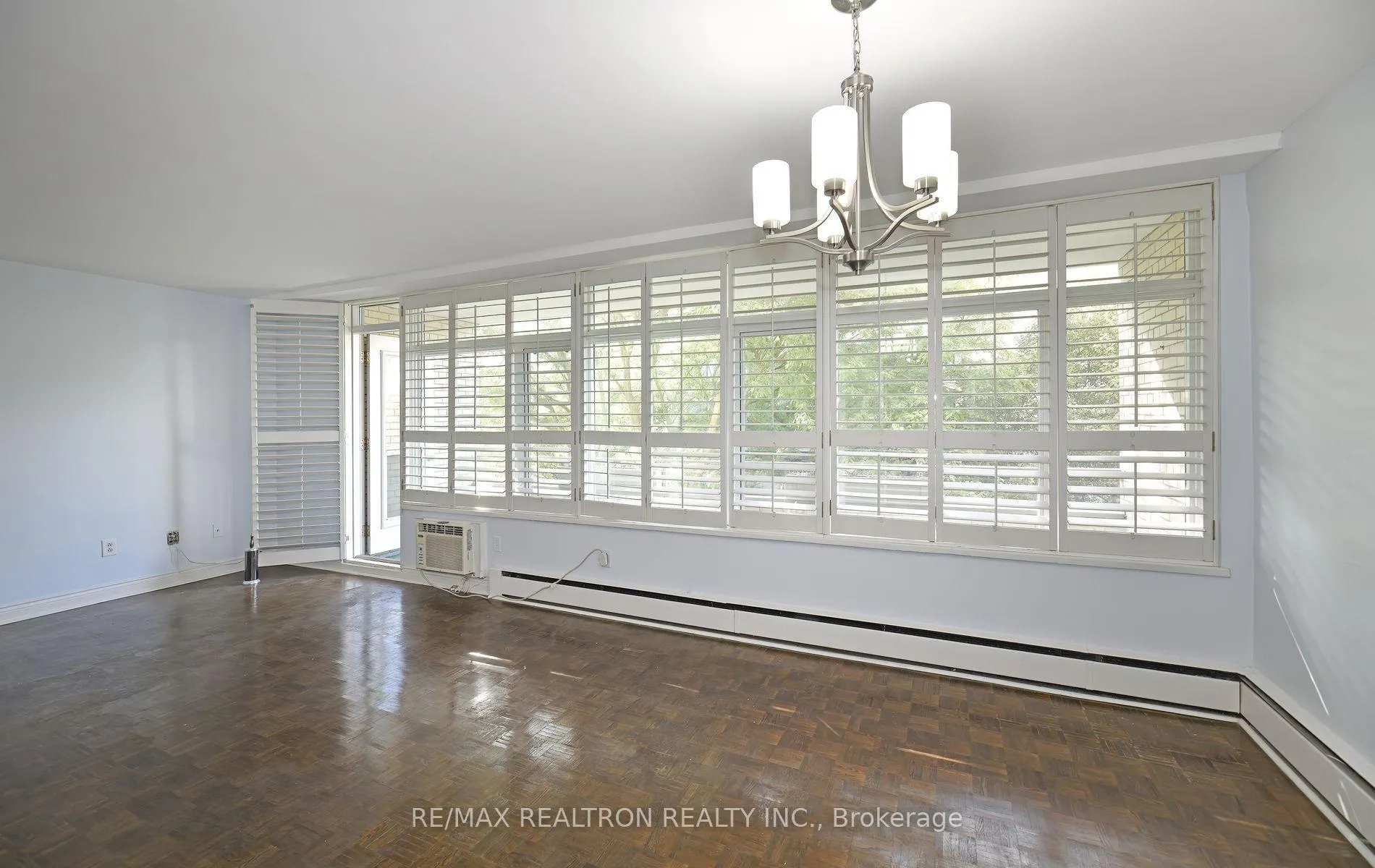 Photo 10 of Unit 501, 581 Avenue Rd, Toronto, Yonge-St. Clair — HOMEH