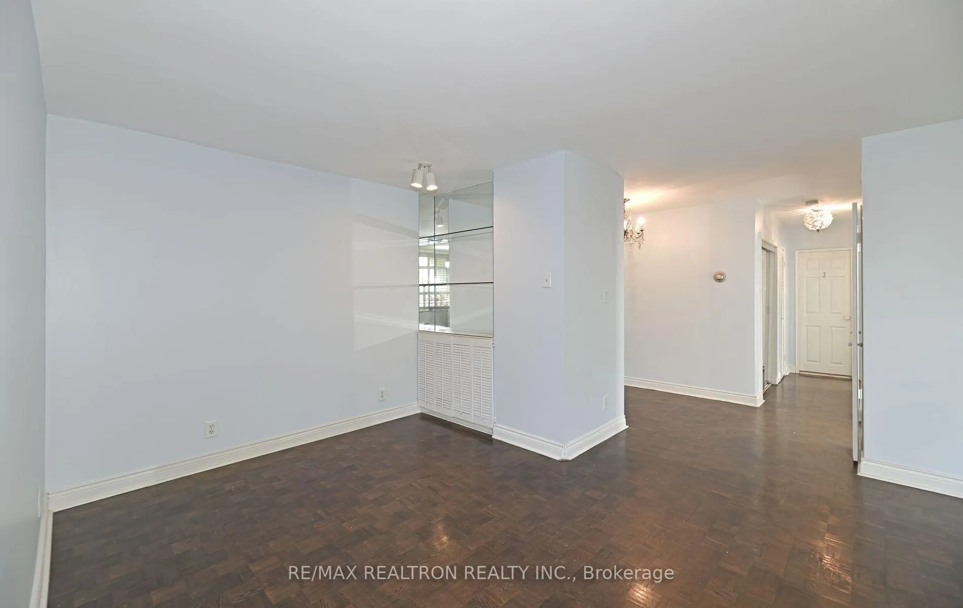 Photo 12 of Unit 501, 581 Avenue Rd, Toronto, Yonge-St. Clair — HOMEH