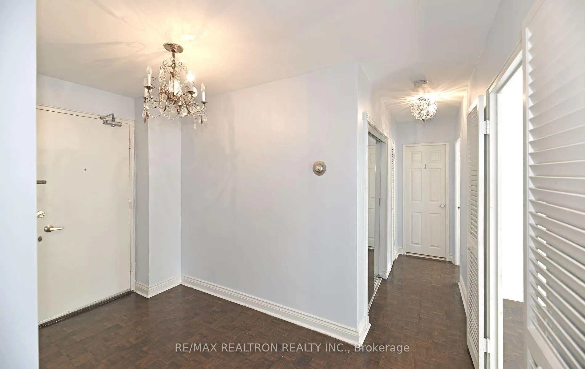 Photo 13 of Unit 501, 581 Avenue Rd, Toronto, Yonge-St. Clair — HOMEH