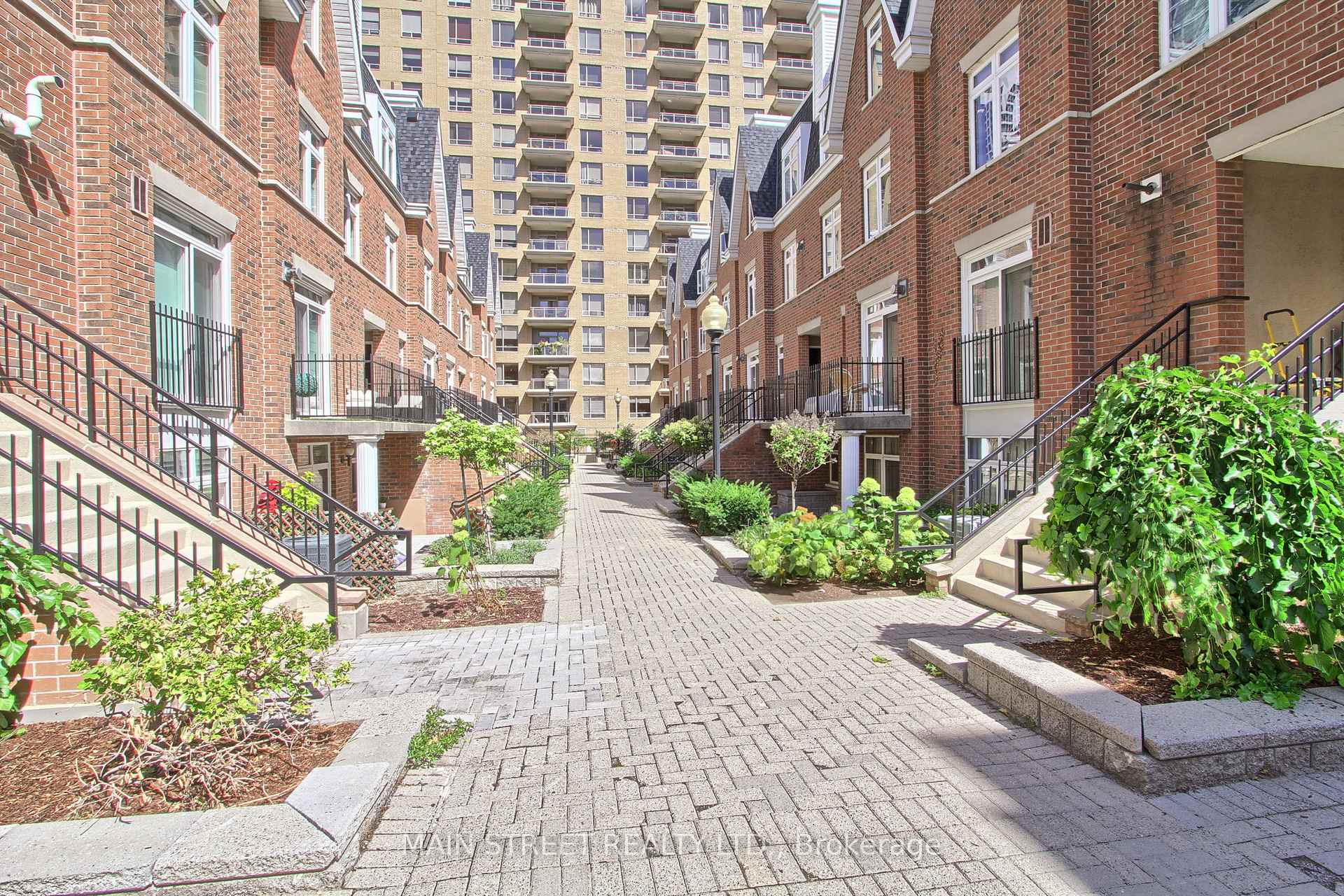 Photo 3 of Unit 25, 108 Redpath Avenue, Toronto, Mount Pleasant West — HOMEH