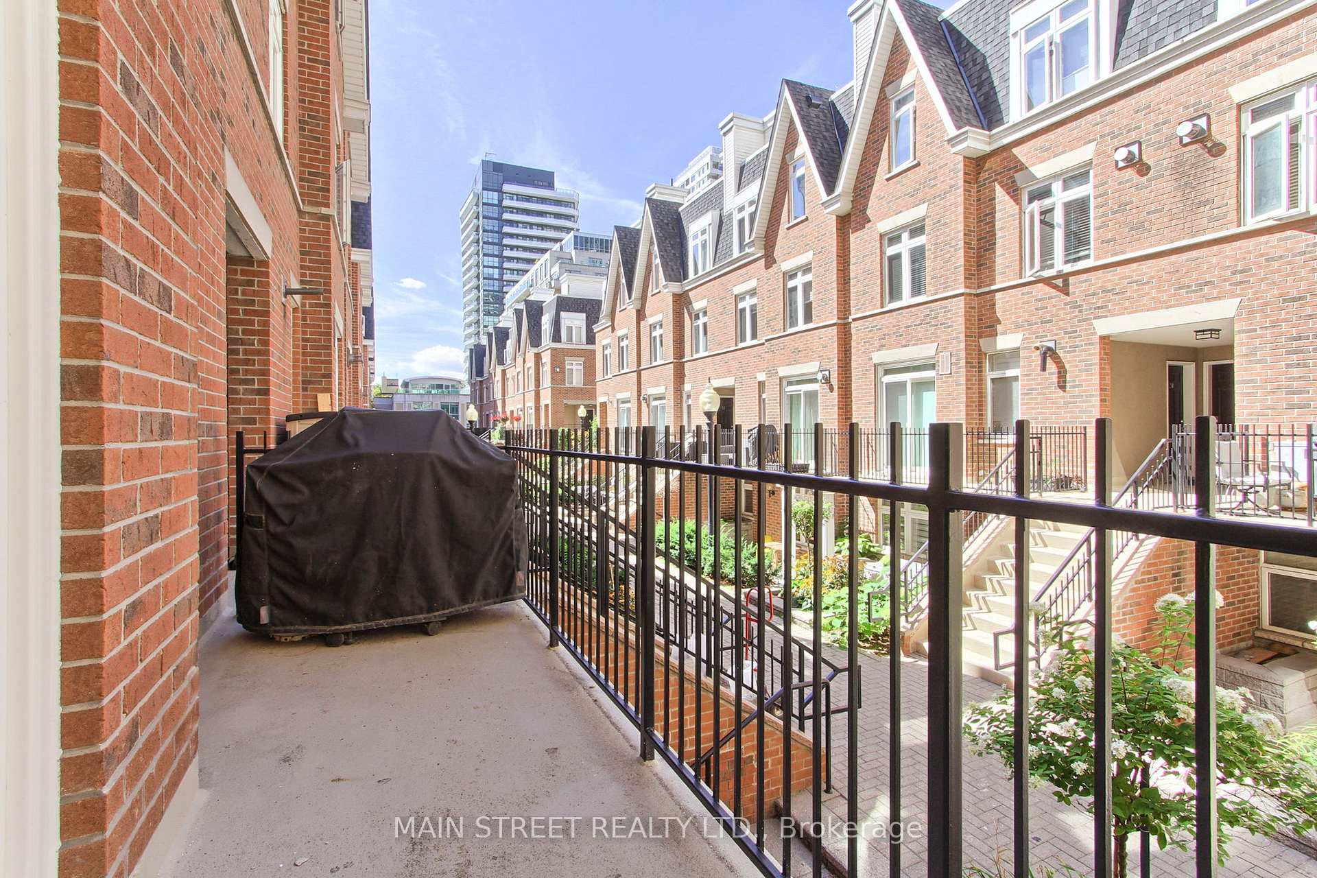 Photo 6 of Unit 25, 108 Redpath Avenue, Toronto, Mount Pleasant West — HOMEH