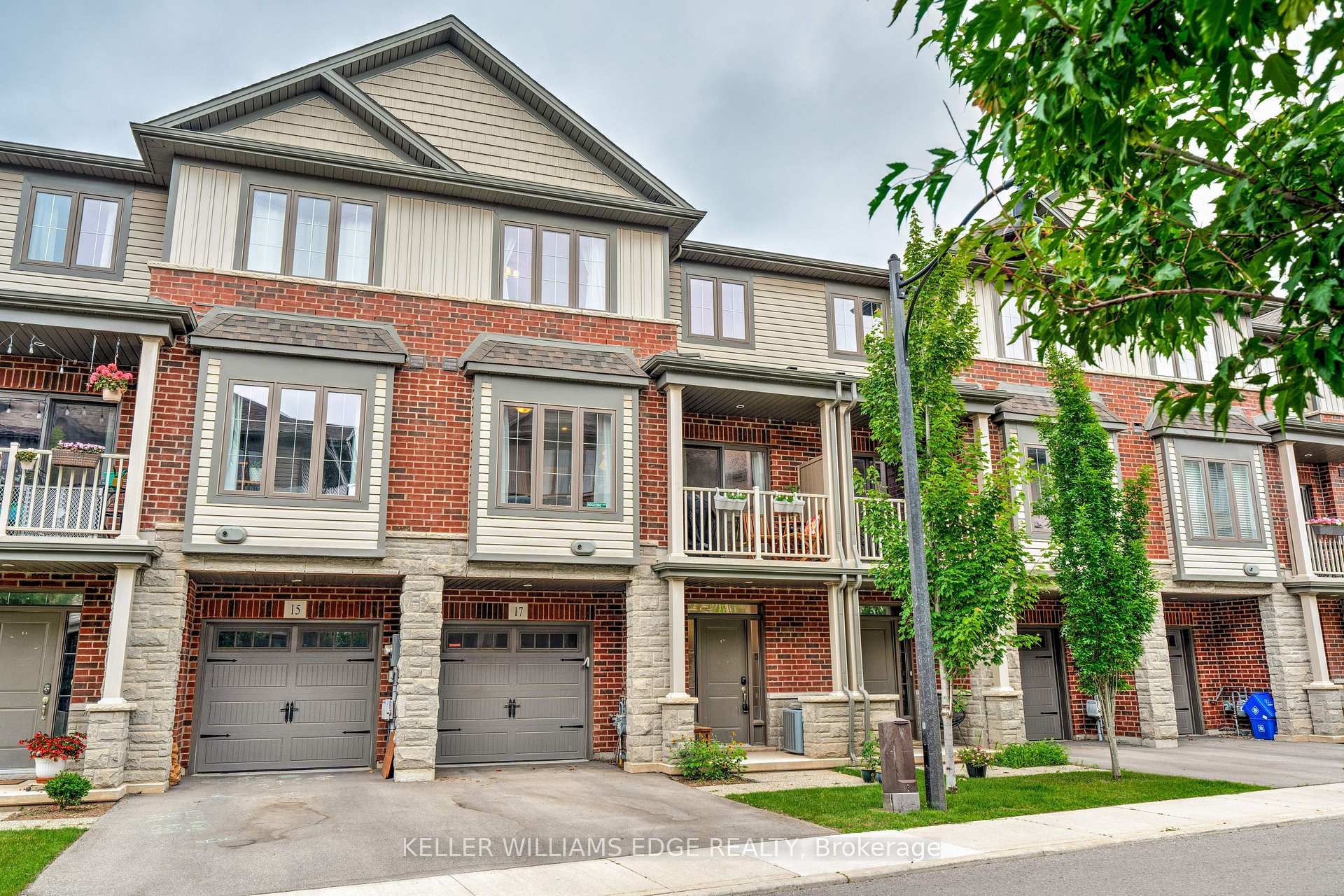 Photo 1 of 17 Ridgeside Lane, Hamilton, Waterdown — HOMEH