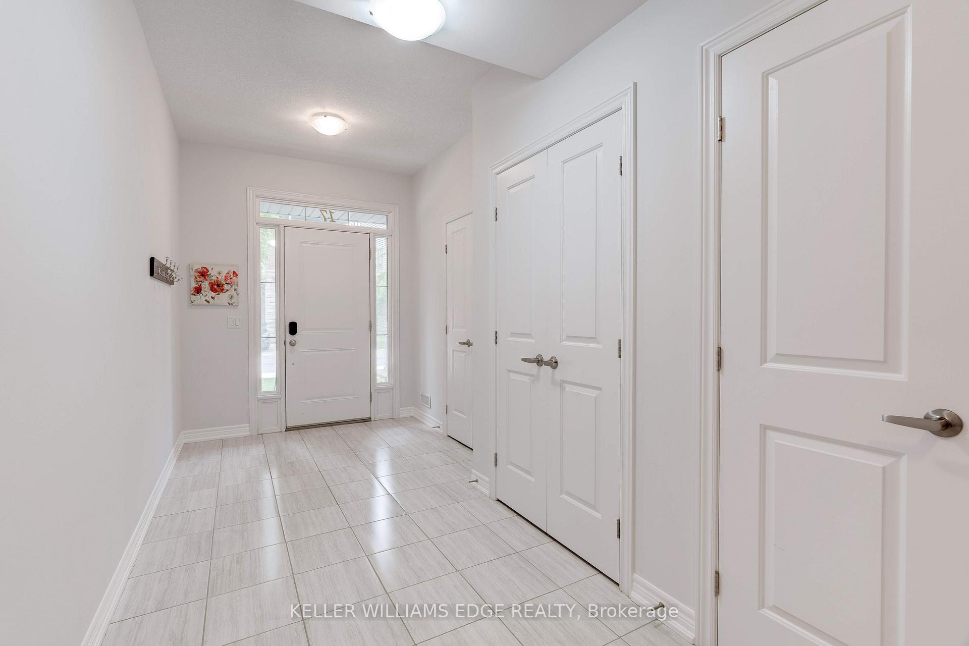 Photo 4 of 17 Ridgeside Lane, Hamilton, Waterdown — HOMEH