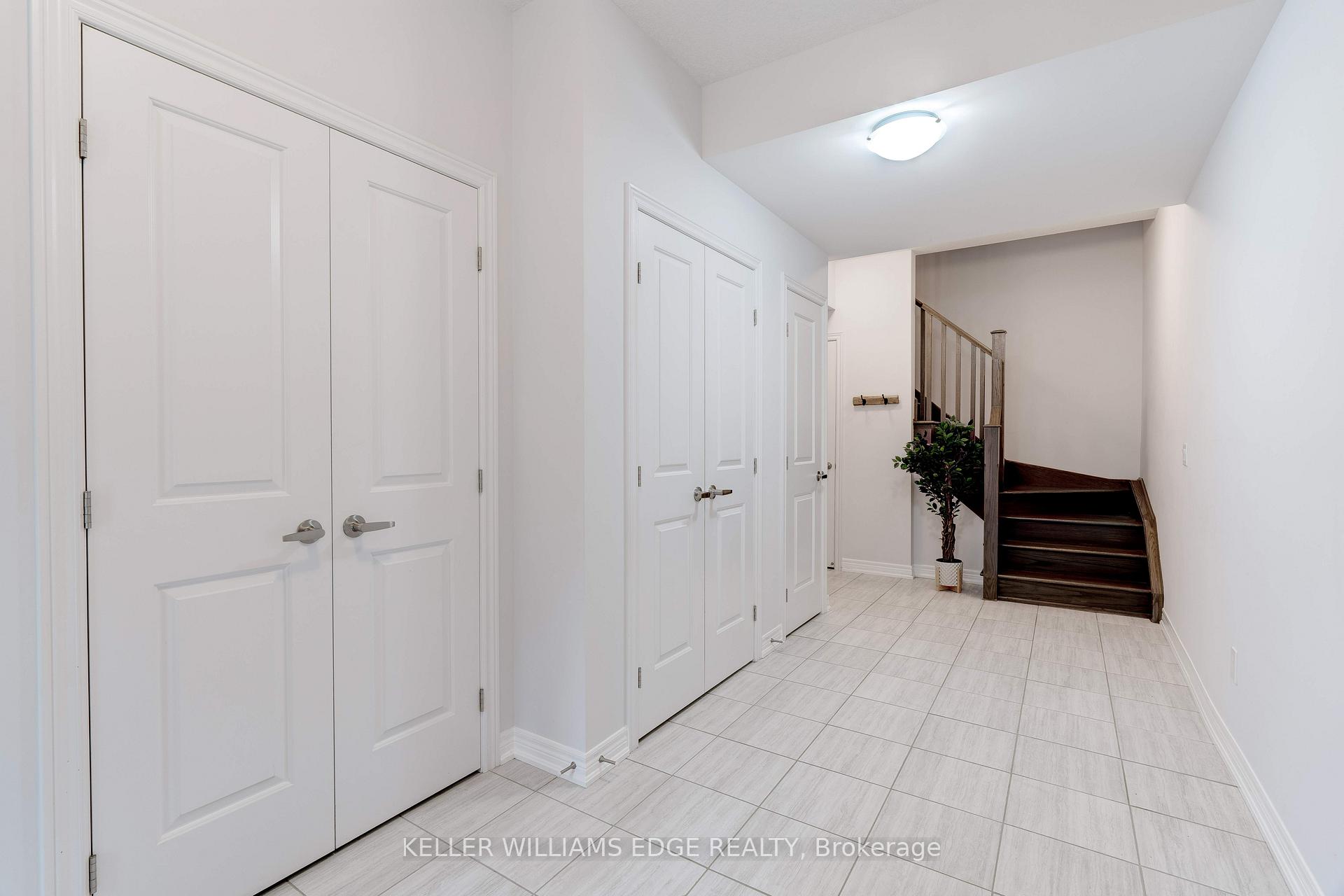 Photo 5 of 17 Ridgeside Lane, Hamilton, Waterdown — HOMEH