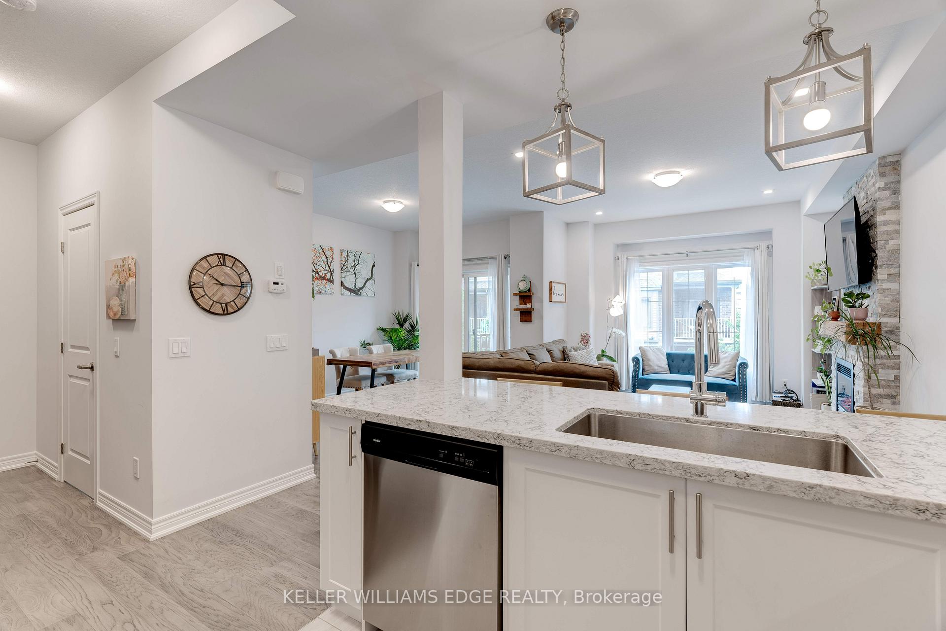 Photo 11 of 17 Ridgeside Lane, Hamilton, Waterdown — HOMEH