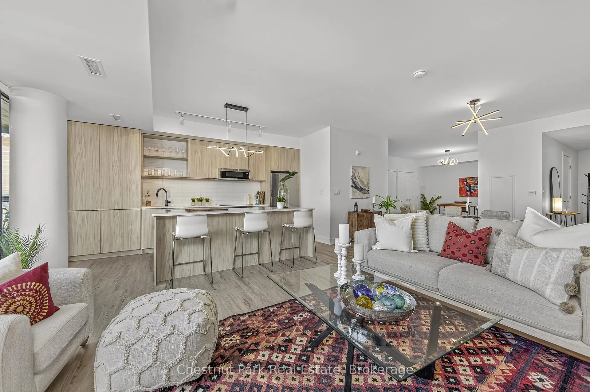 Photo 3 of Unit 823, 185 Dunlop Street E, Barrie, Lakeshore — HOMEH