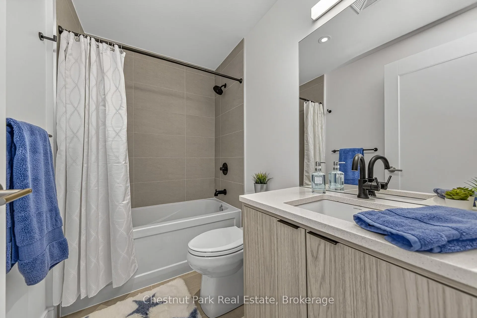 Photo 21 of Unit 823, 185 Dunlop Street E, Barrie, Lakeshore — HOMEH
