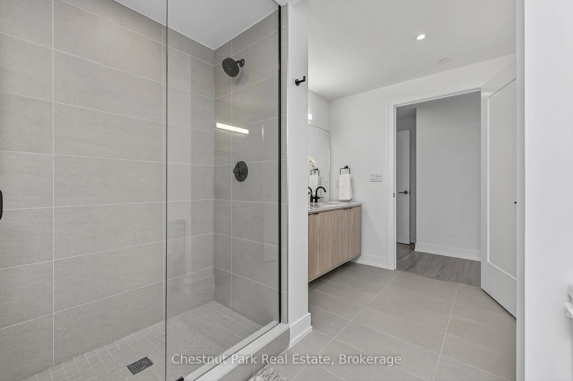 Photo 26 of Unit 823, 185 Dunlop Street E, Barrie, Lakeshore — HOMEH