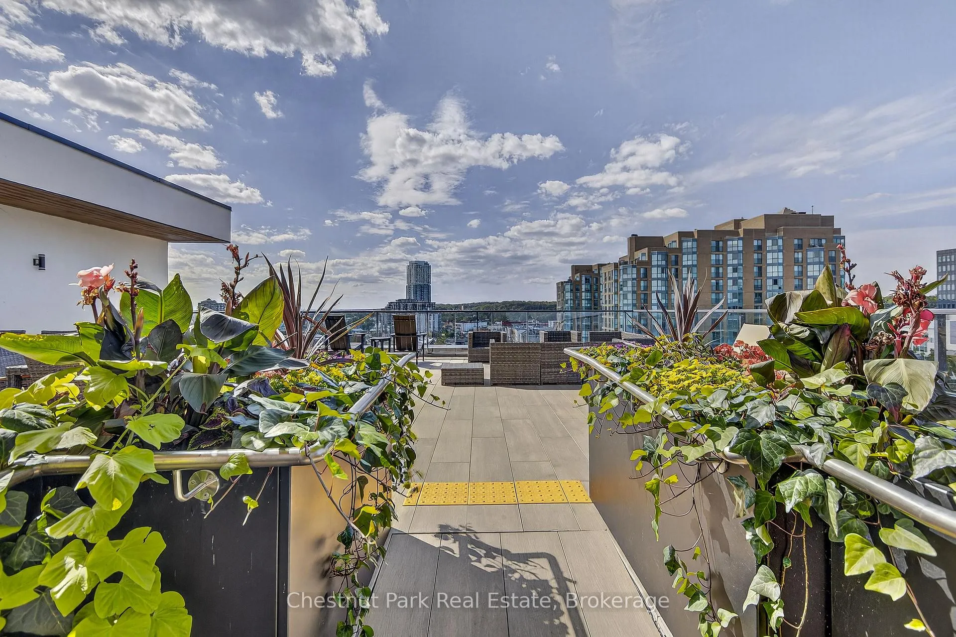 Photo 42 of Unit 823, 185 Dunlop Street E, Barrie, Lakeshore — HOMEH