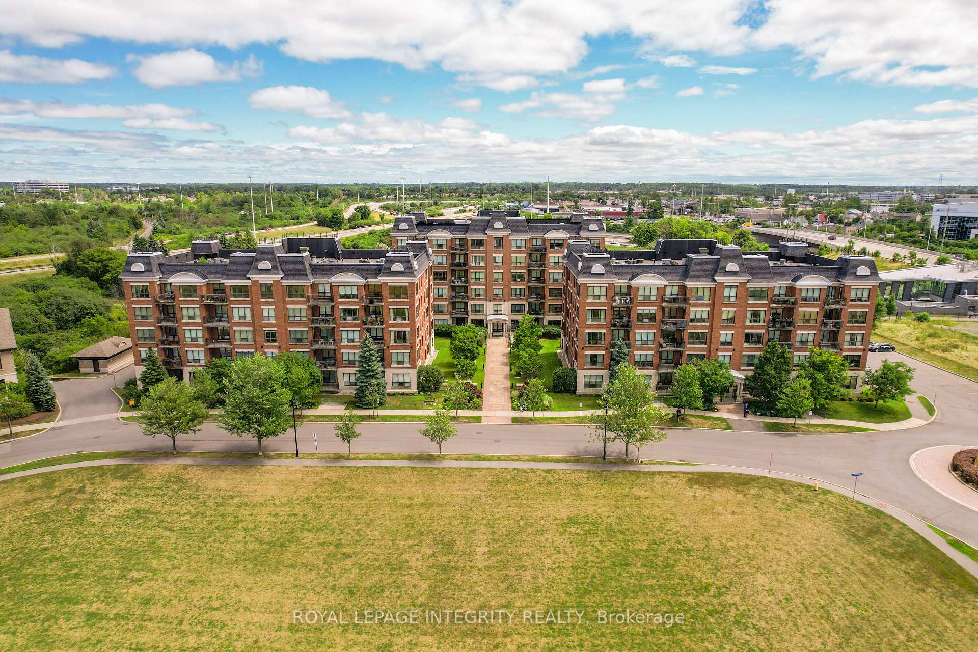 Photo 3 of Unit 211, 955 Beauparc Private, Ottawa, Cyrville — HOMEH