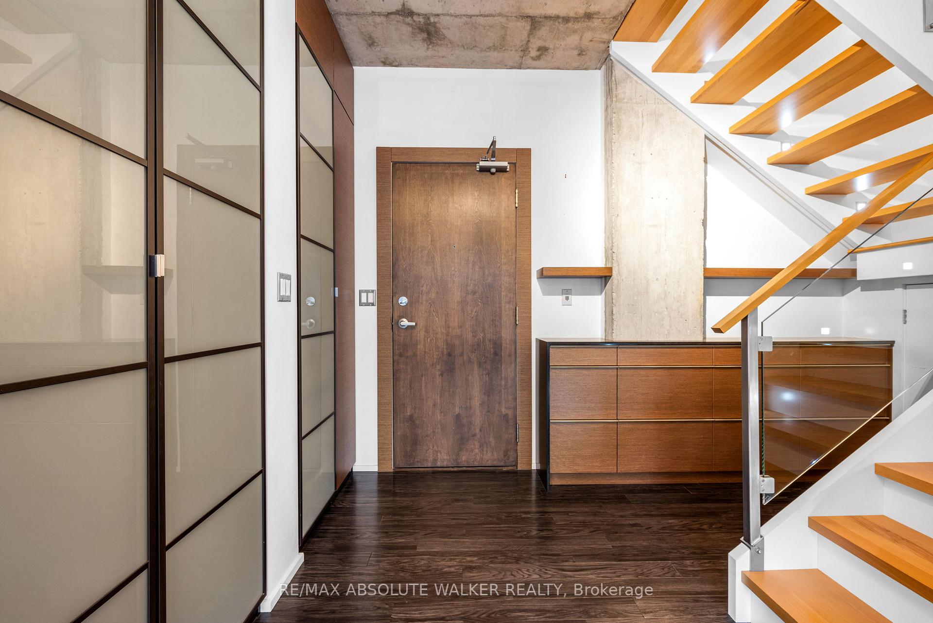 Photo 2 of Unit PH910, 383 Cumberland Street, Ottawa, Lower Town/Byward Market — HOMEH