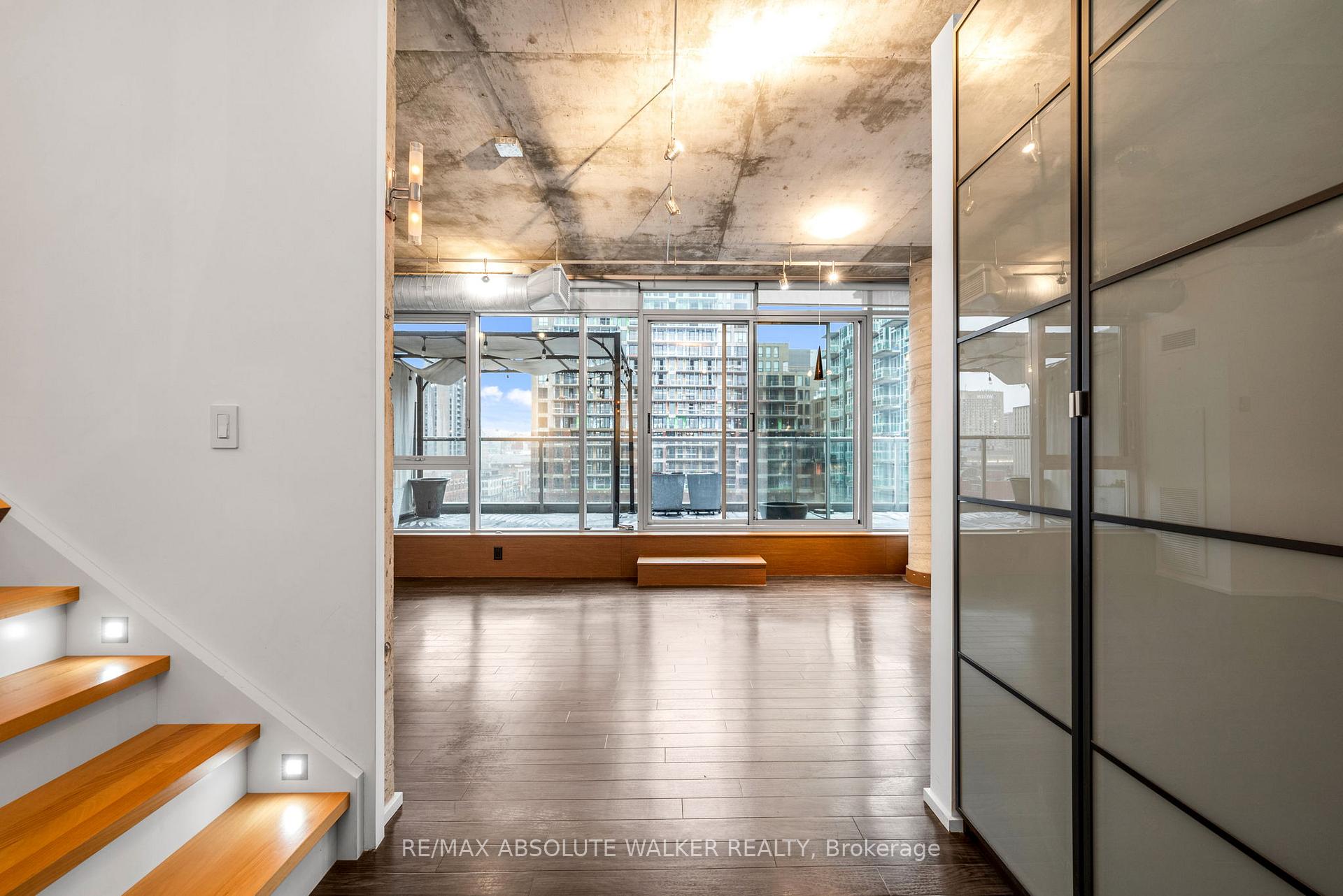 Photo 3 of Unit PH910, 383 Cumberland Street, Ottawa, Lower Town/Byward Market — HOMEH