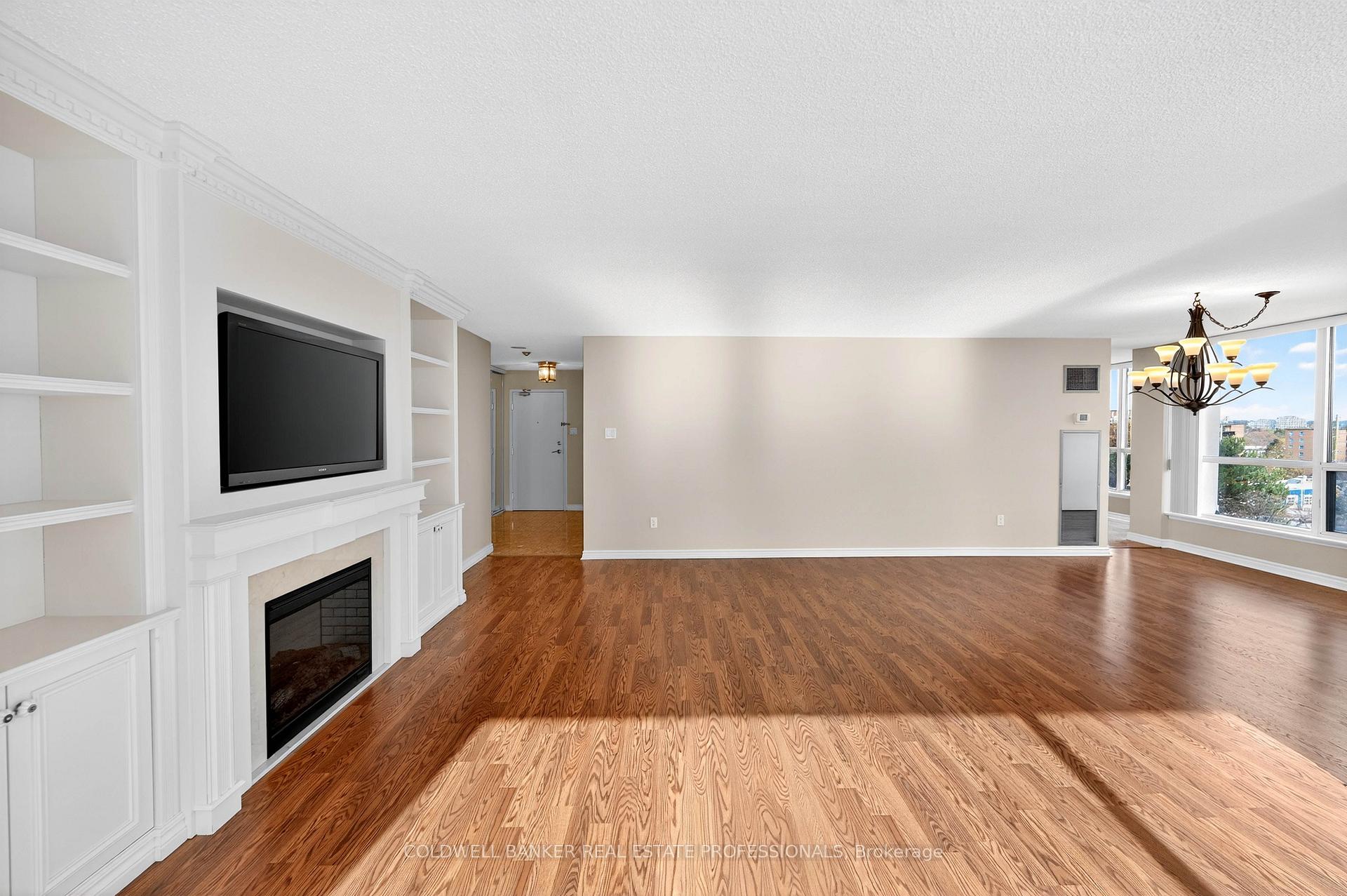 Photo 3 of Unit 503, 1 Clark Avenue W, Vaughan, Crestwood-Springfarm-Yorkhill — HOMEH