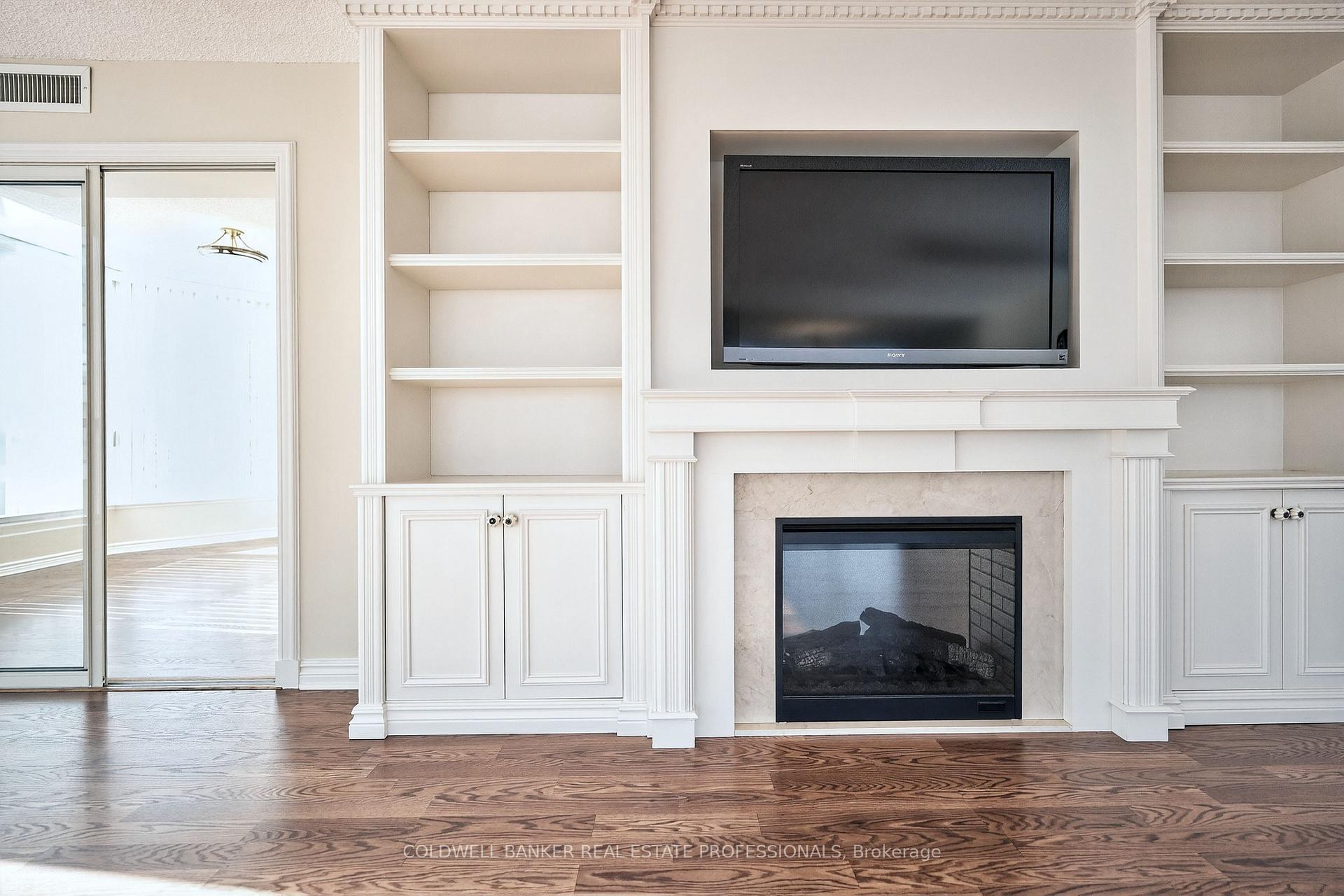 Photo 5 of Unit 503, 1 Clark Avenue W, Vaughan, Crestwood-Springfarm-Yorkhill — HOMEH