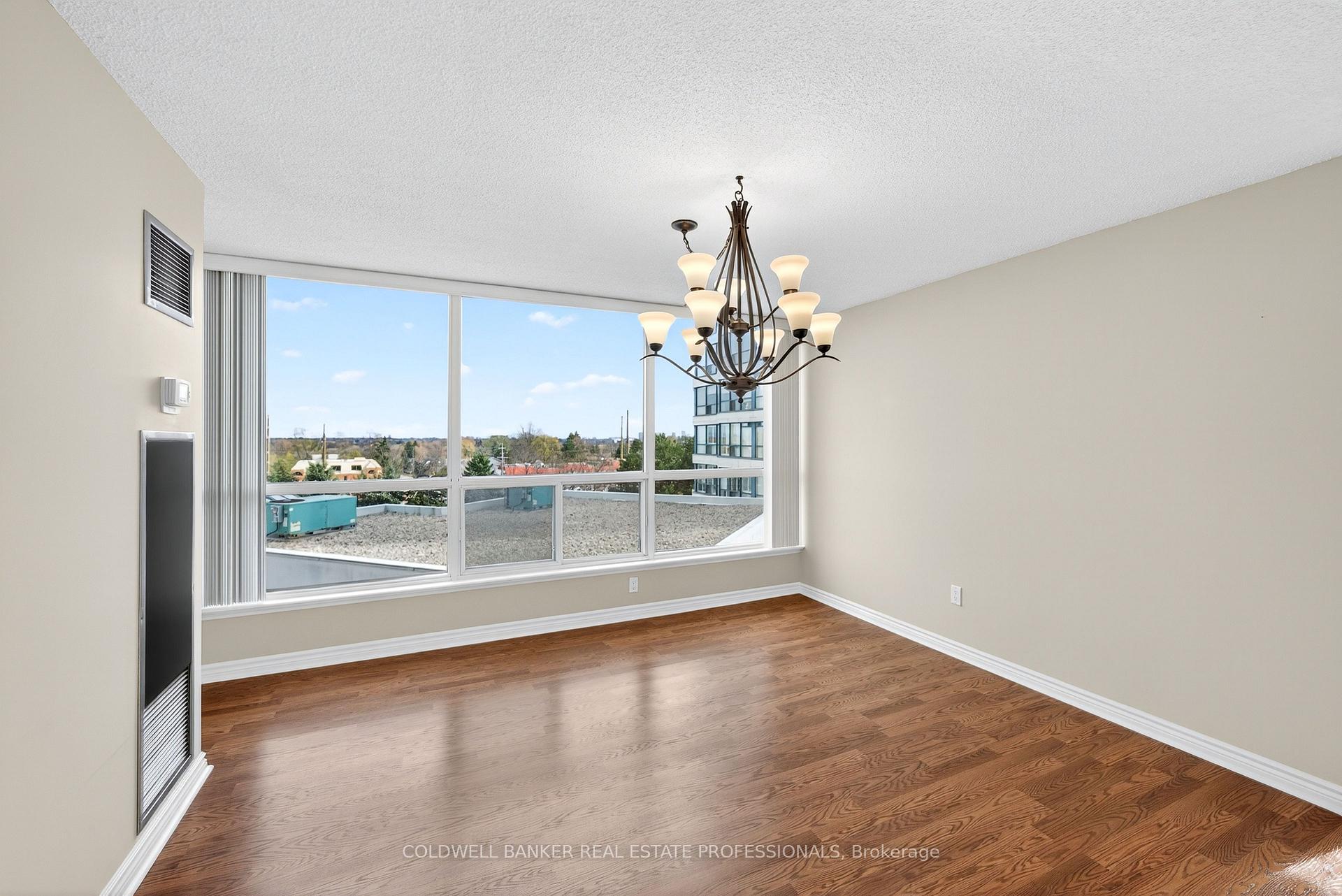Photo 8 of Unit 503, 1 Clark Avenue W, Vaughan, Crestwood-Springfarm-Yorkhill — HOMEH