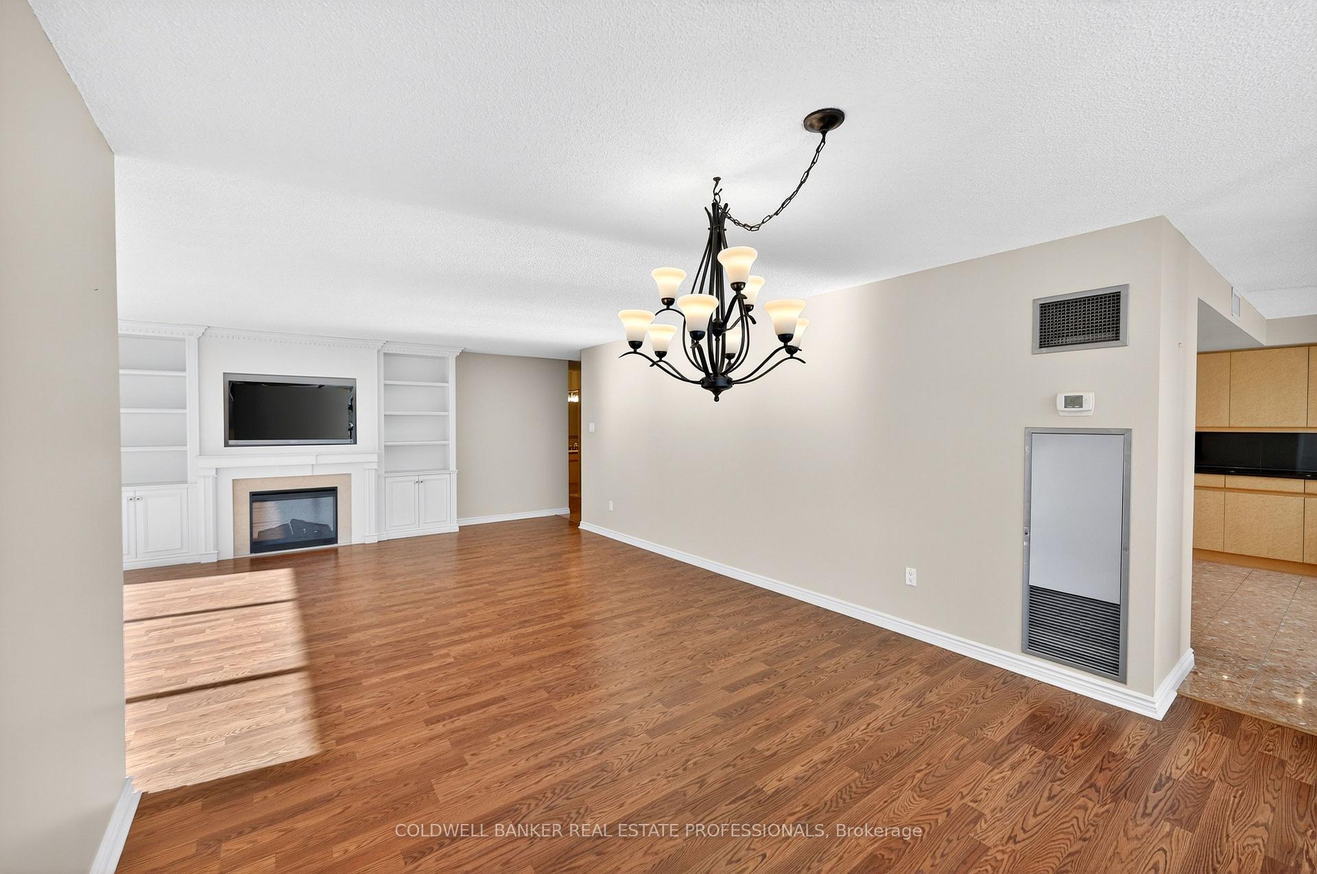 Photo 9 of Unit 503, 1 Clark Avenue W, Vaughan, Crestwood-Springfarm-Yorkhill — HOMEH