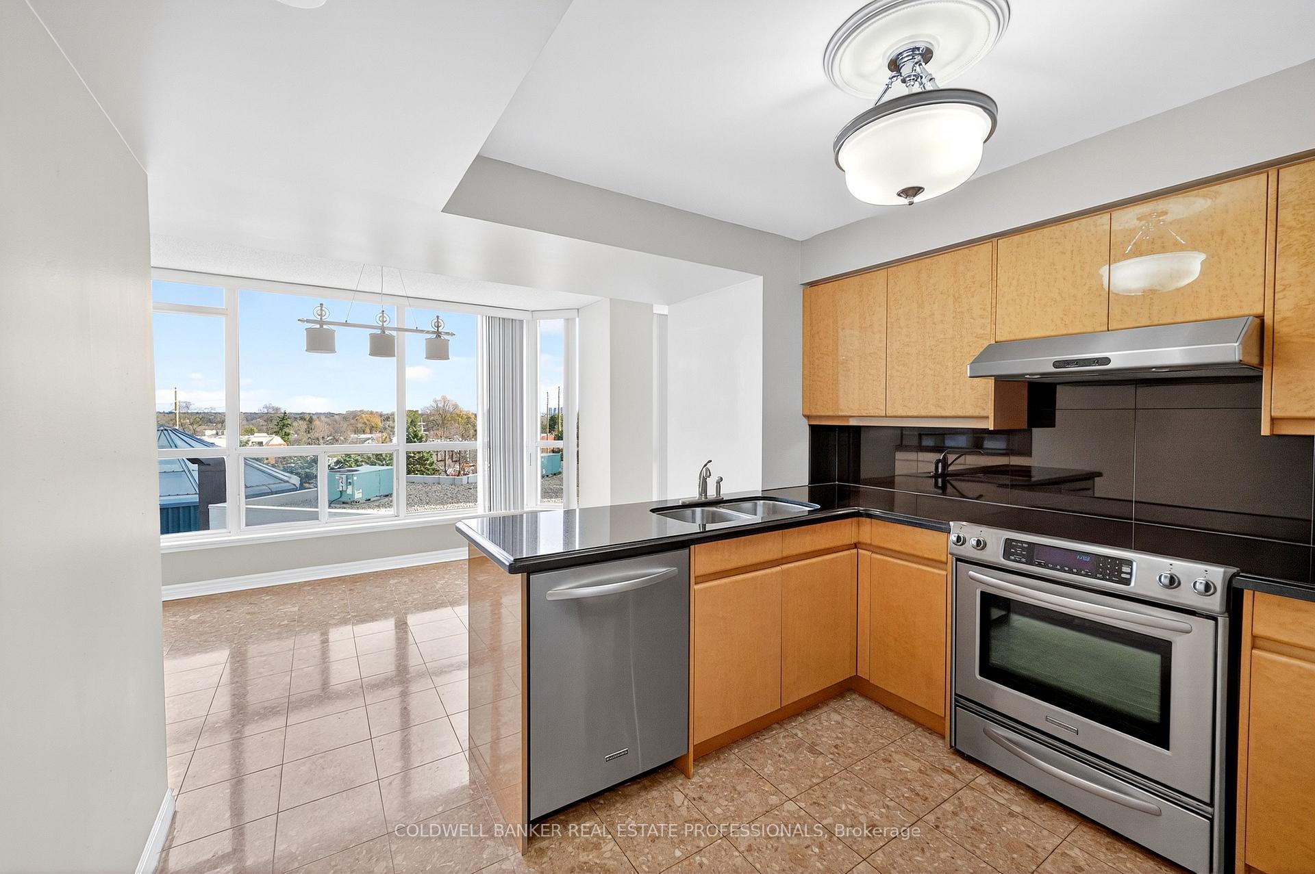 Photo 16 of Unit 503, 1 Clark Avenue W, Vaughan, Crestwood-Springfarm-Yorkhill — HOMEH