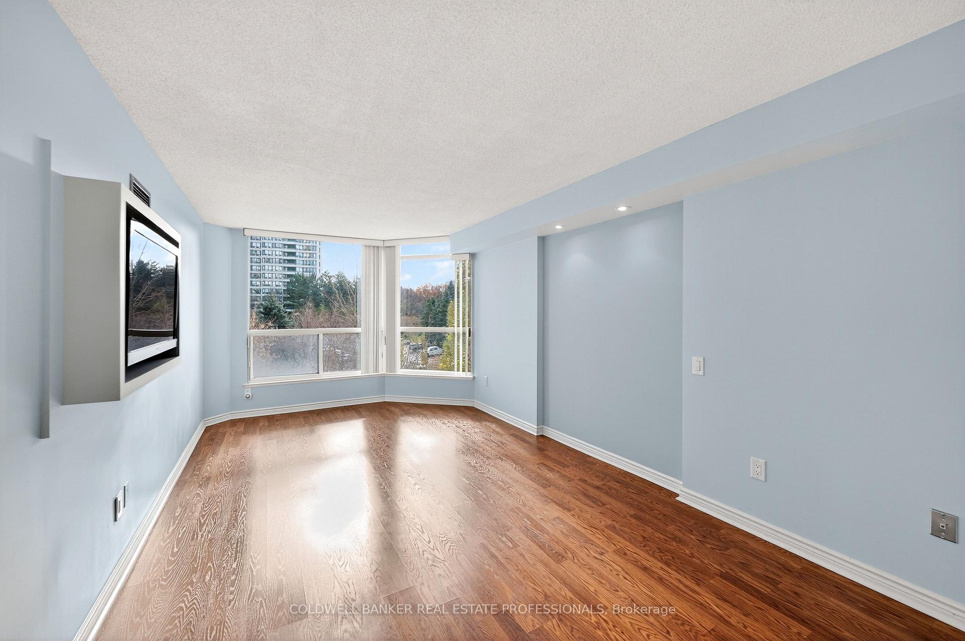 Photo 22 of Unit 503, 1 Clark Avenue W, Vaughan, Crestwood-Springfarm-Yorkhill — HOMEH