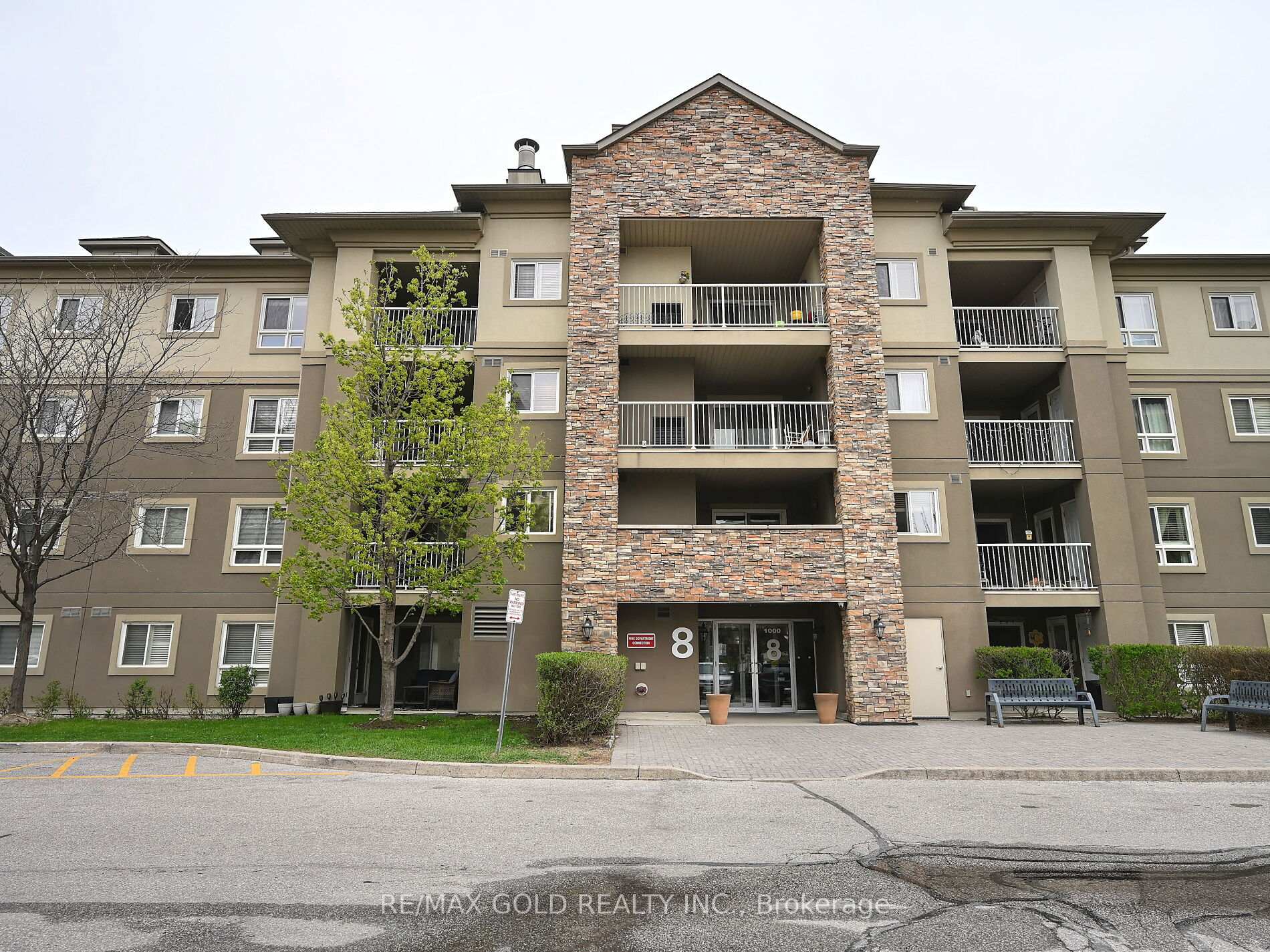 Front of Unit 1420, 8 Dayspring Circle