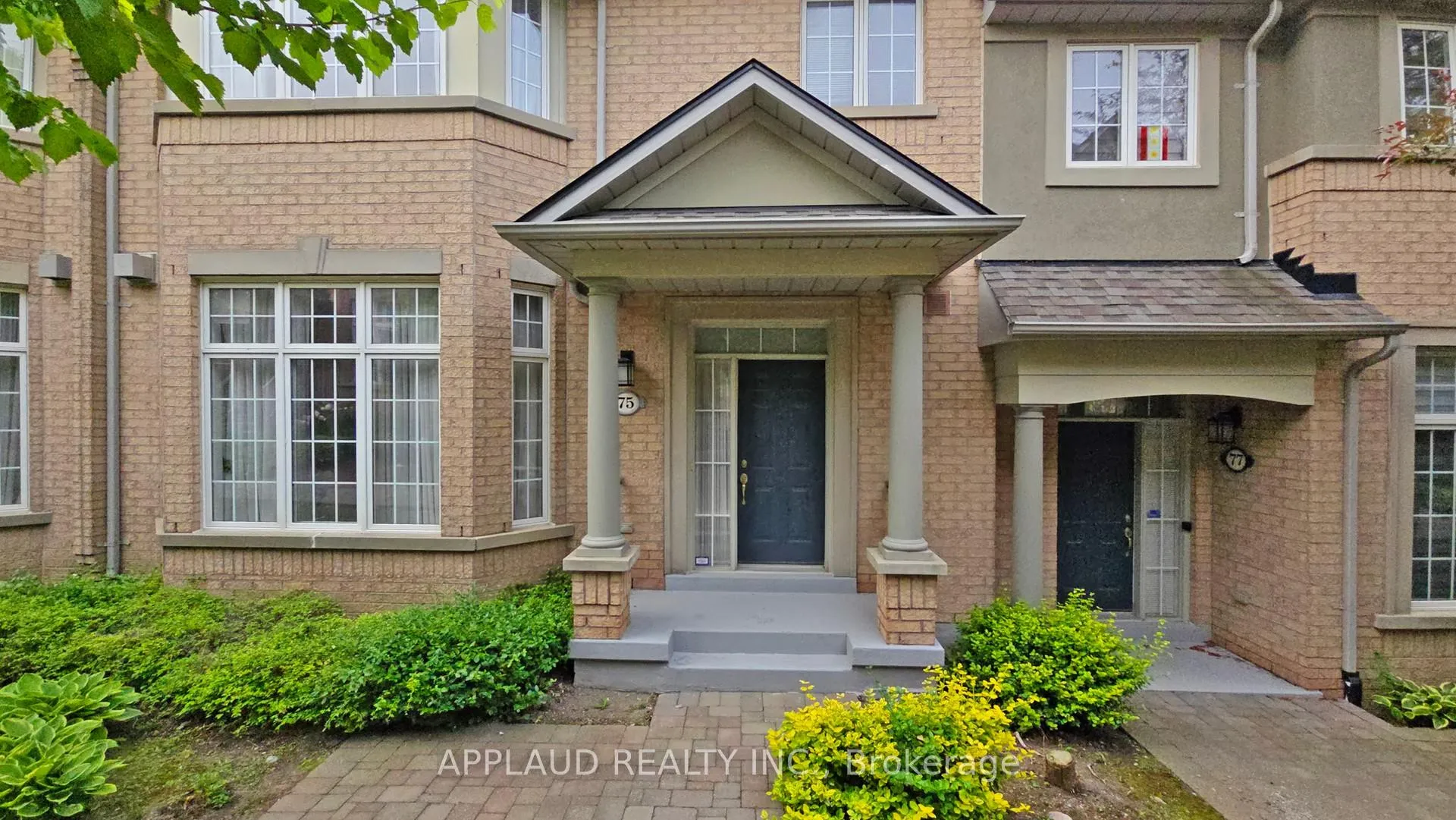 Photo 3 of 75 Legends Way, Markham, Unionville — HOMEH