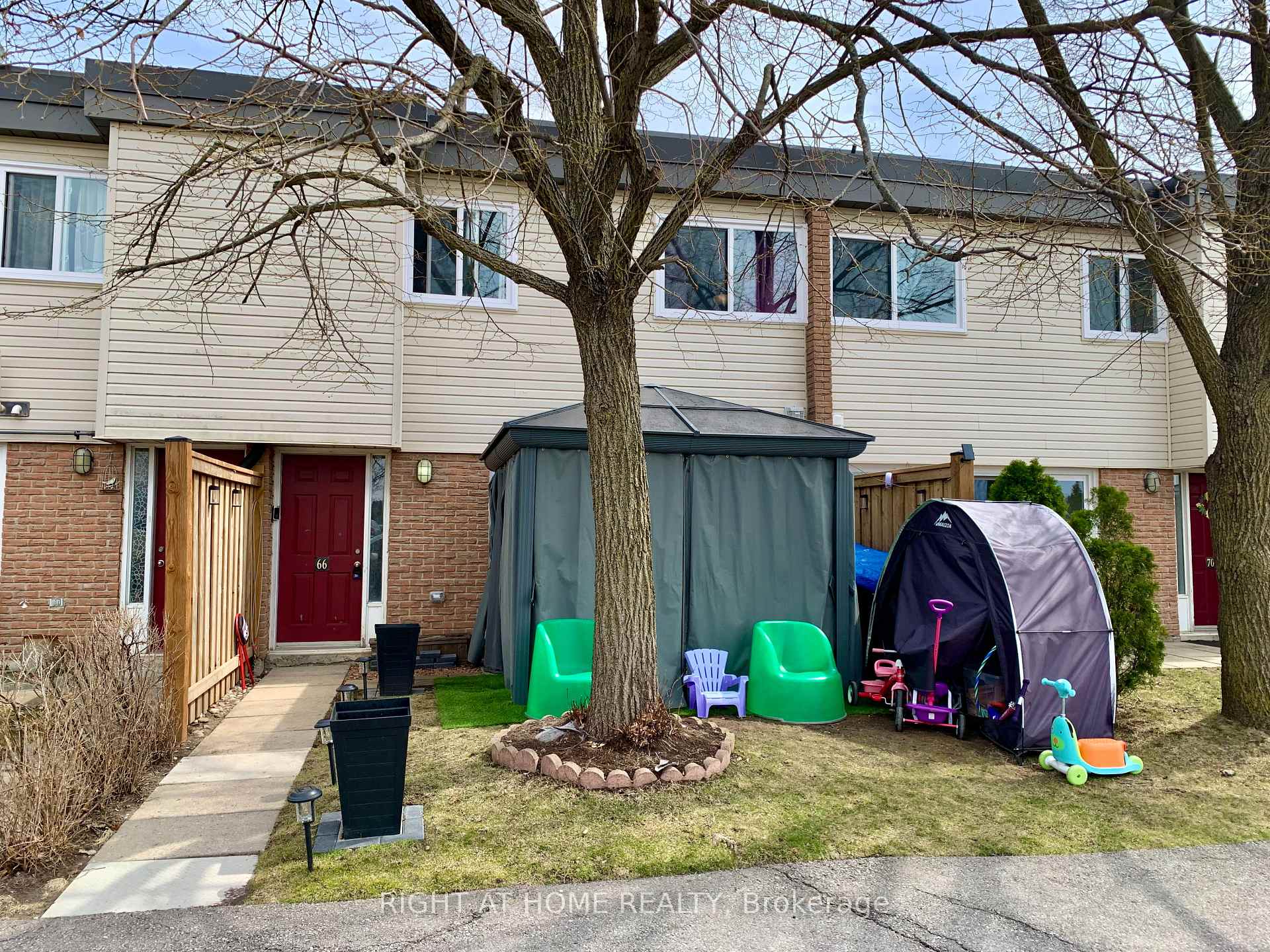 Photo 1 of 66 Springfair Avenue, Aurora, Aurora Village — HOMEH