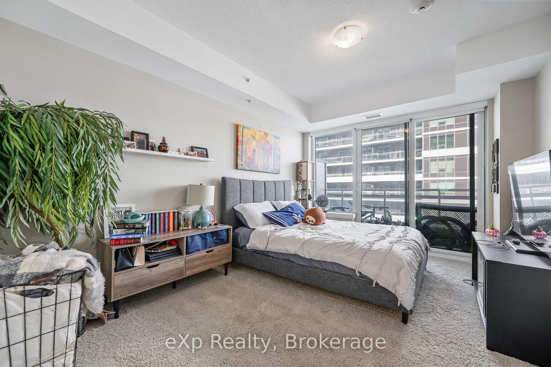 Photo 12 of Unit 612, 63 Arthur Street S, Guelph, Downtown — HOMEH