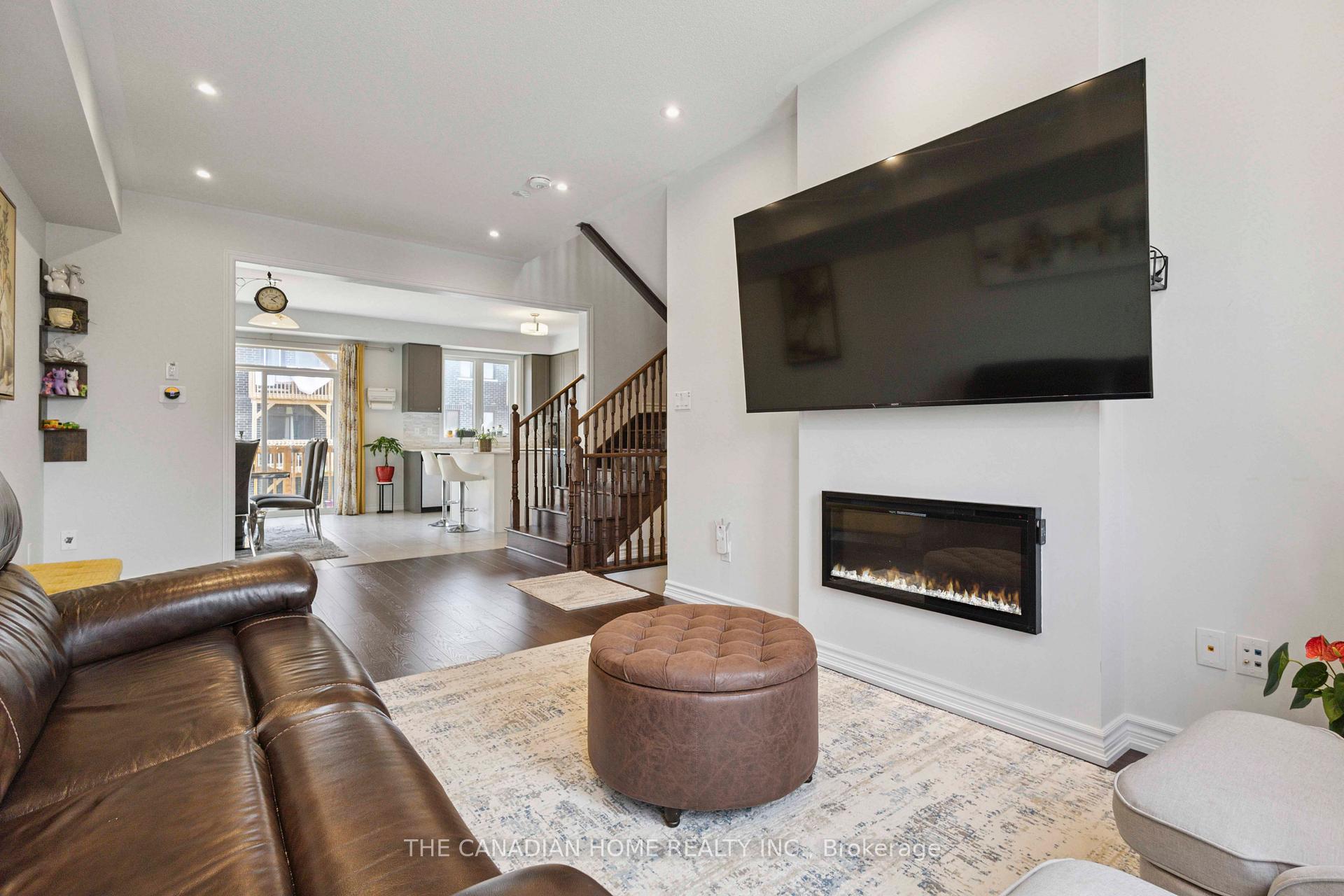 Photo 4 of 5 Douet Lane, Ajax, South East — HOMEH
