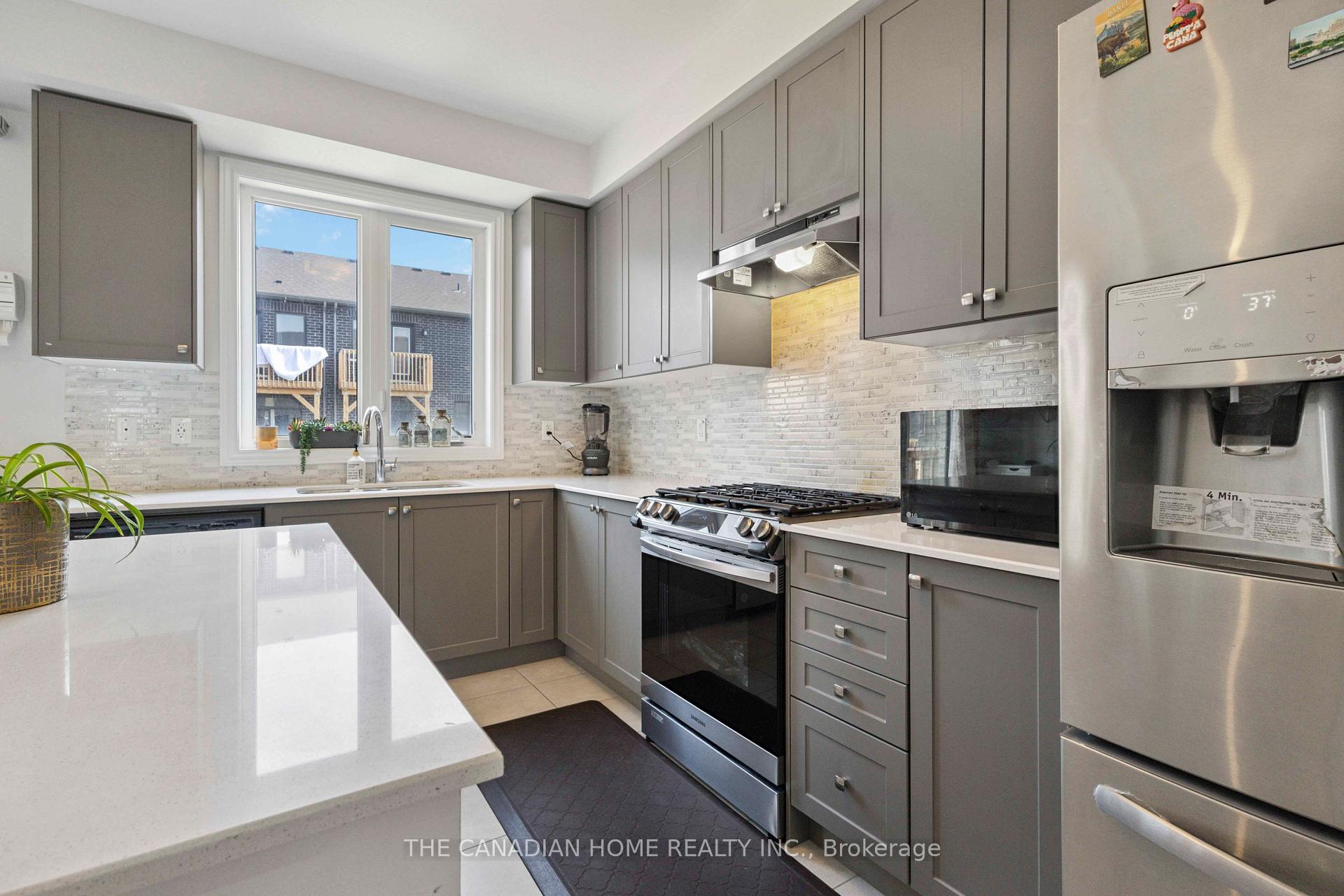 Photo 12 of 5 Douet Lane, Ajax, South East — HOMEH