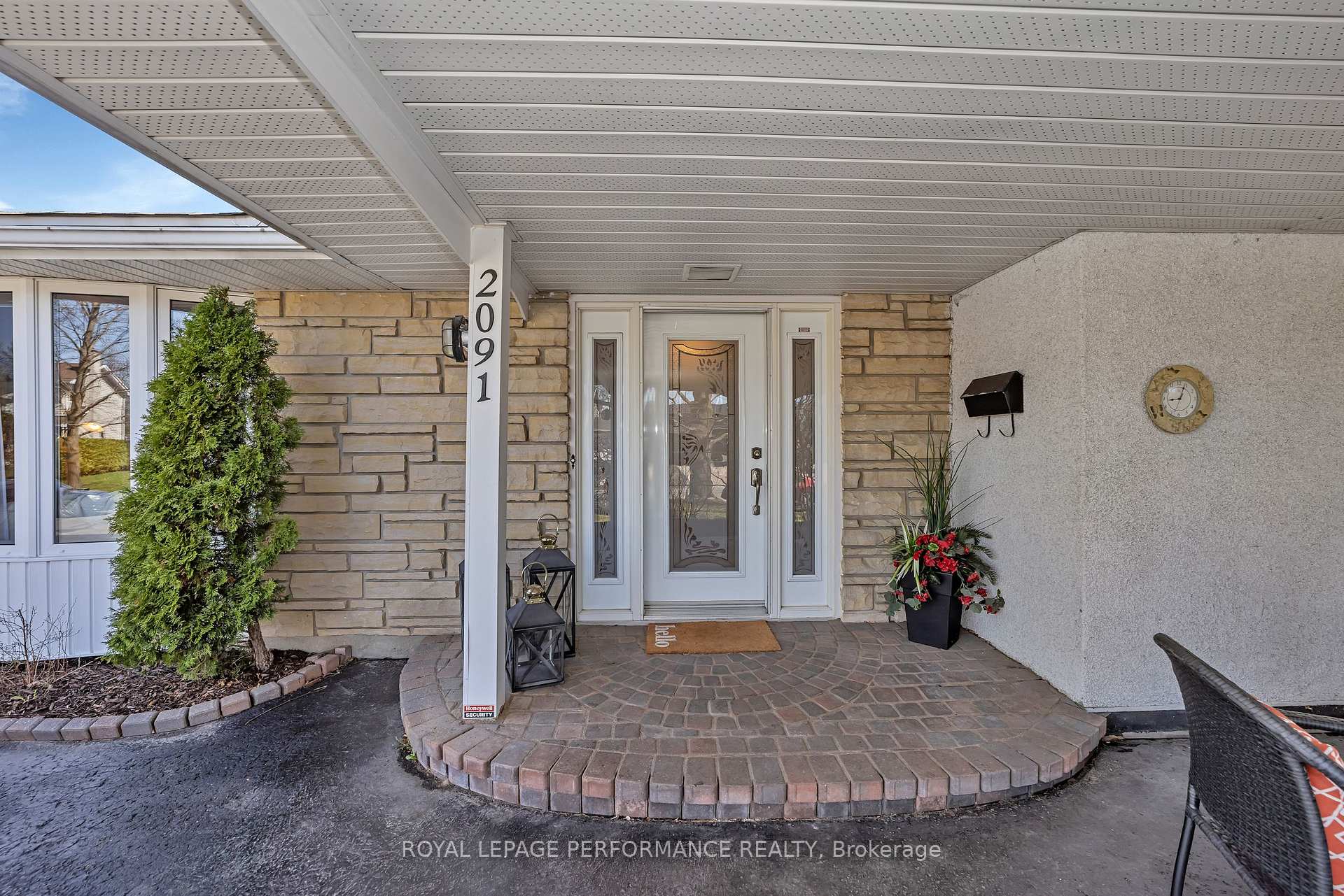 Photo 4 of 2091 Tawney Road, Ottawa, Hawthorne Meadows — HOMEH