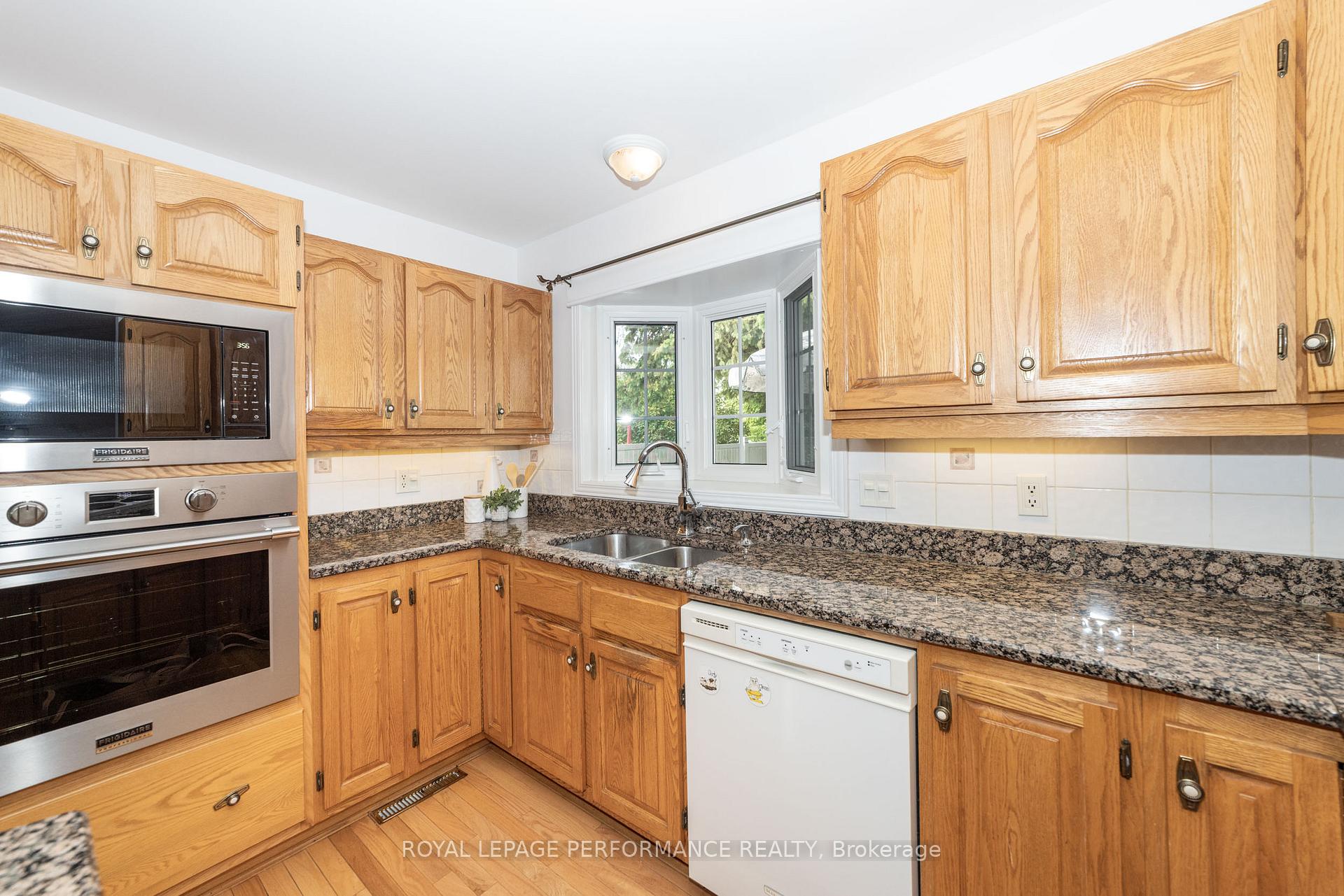 Photo 9 of 2091 Tawney Road, Ottawa, Hawthorne Meadows — HOMEH