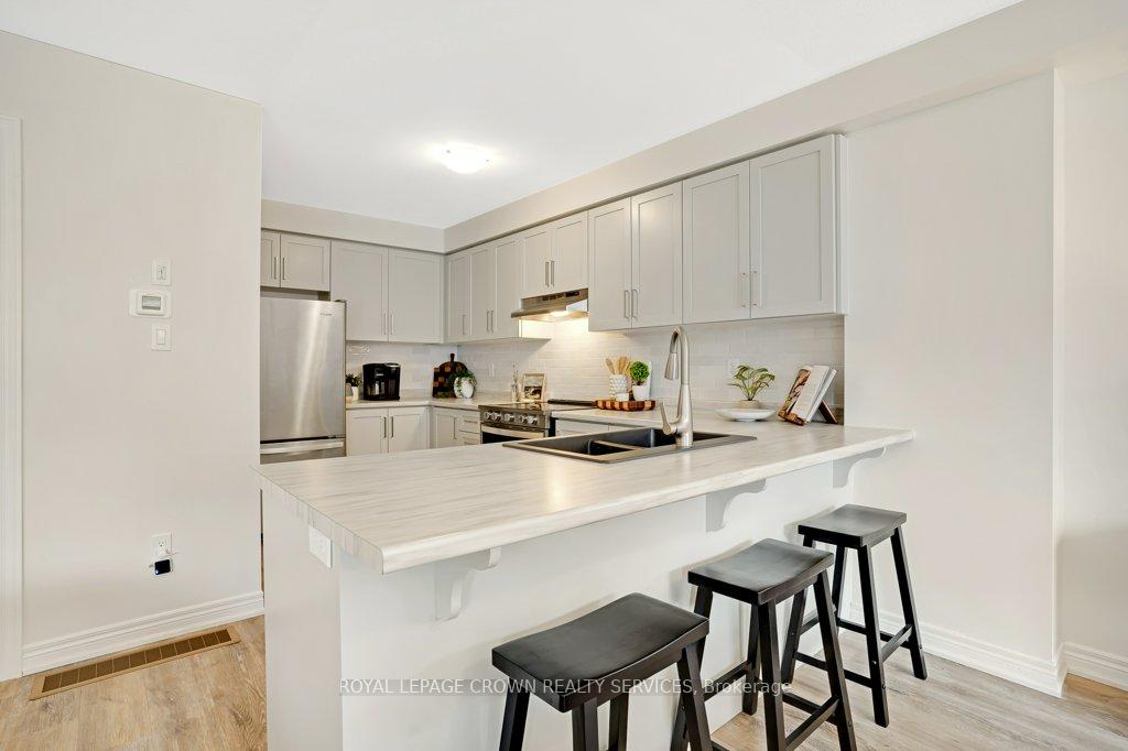 Photo 10 of 67 Dryden Lane, Hamilton, McQuesten — HOMEH