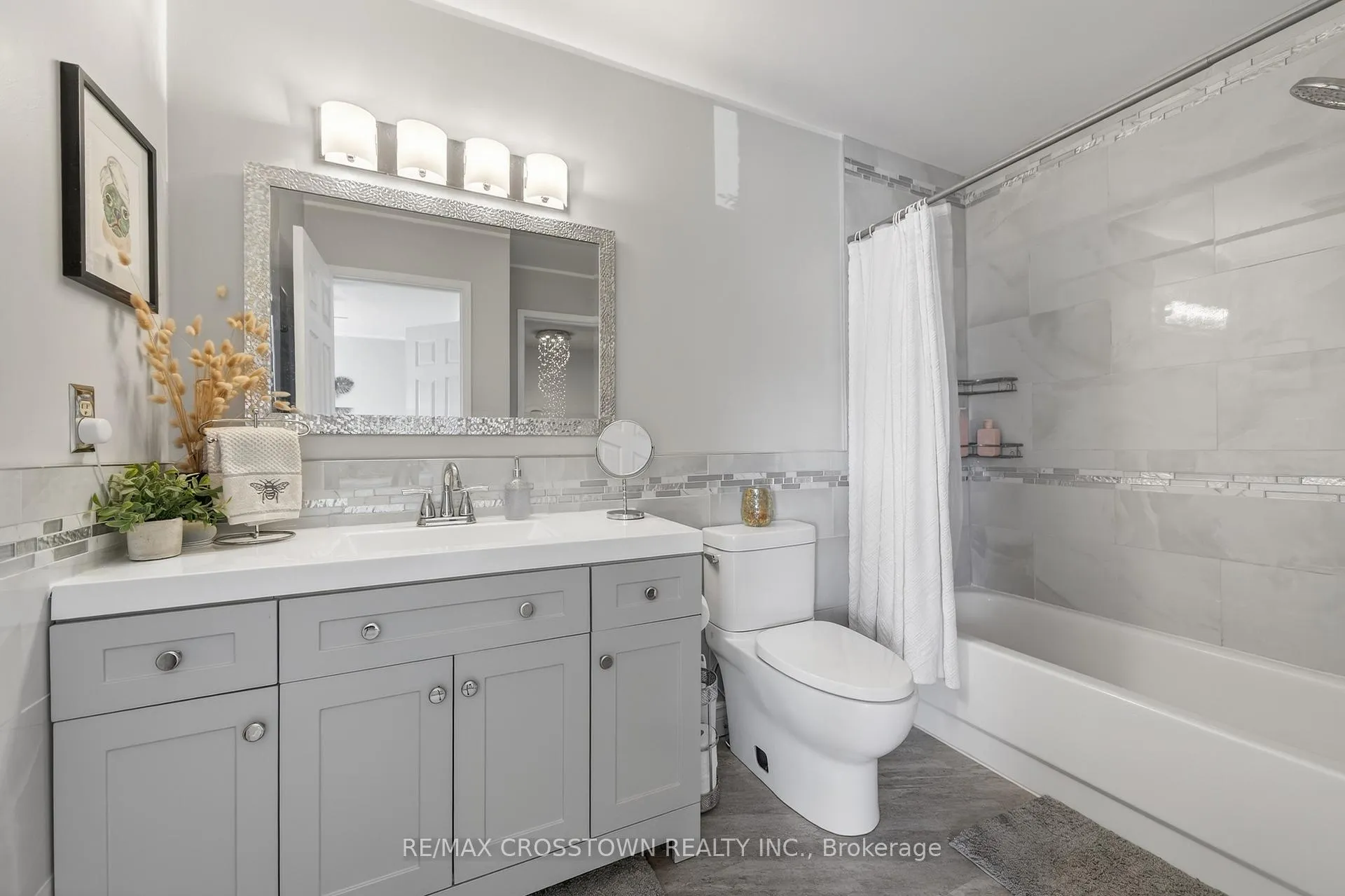 Photo 27 of 47 Lyfytt Crescent, Barrie, West Bayfield — HOMEH