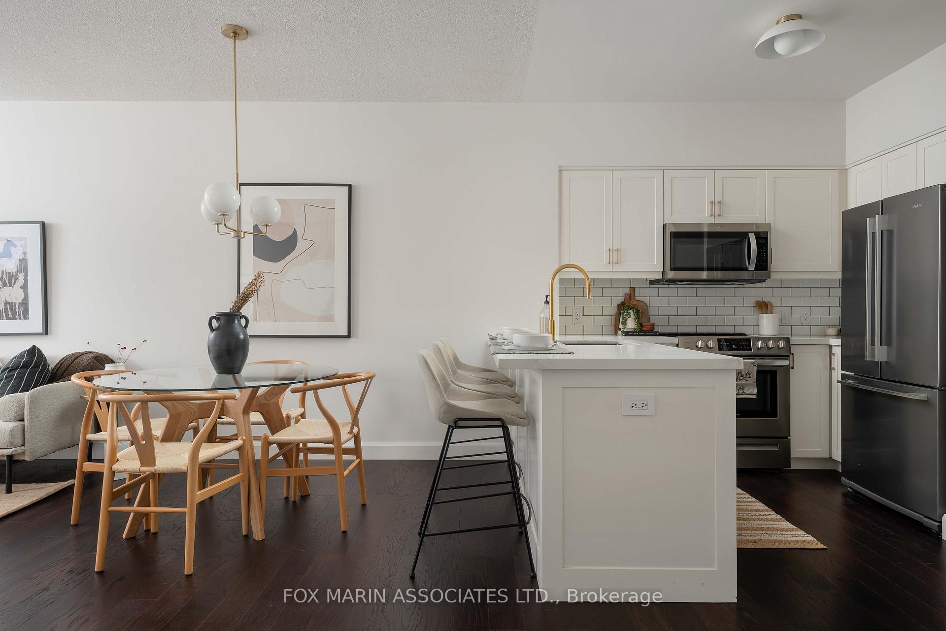 Front of Unit 701, 1 Deer Park Crescent