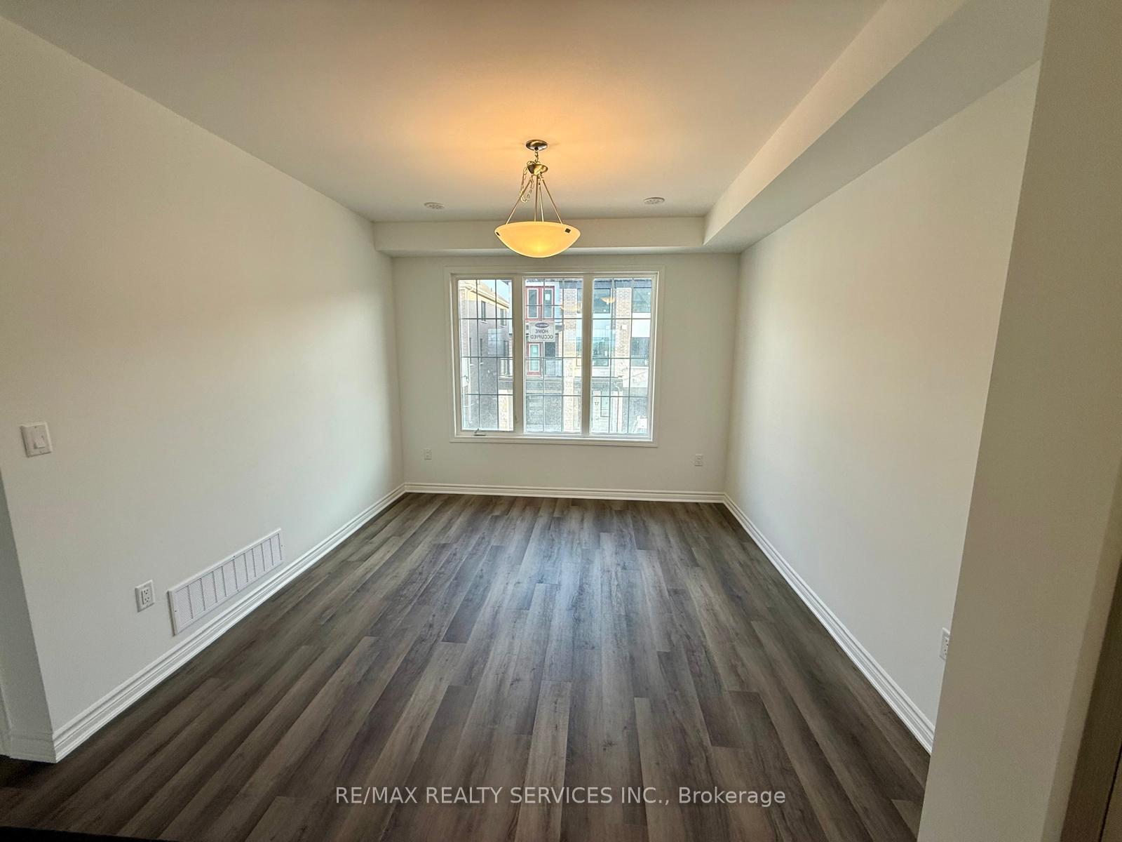 Photo 11 of 18 Pearen Lane, Barrie, Rural Barrie Southwest — HOMEH