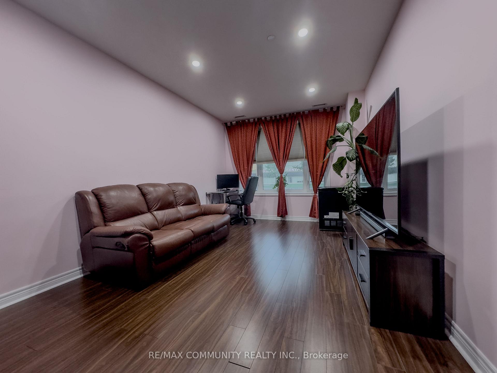 Photo 5 of Unit 121, 7400 Markham Road, Markham, Middlefield — HOMEH