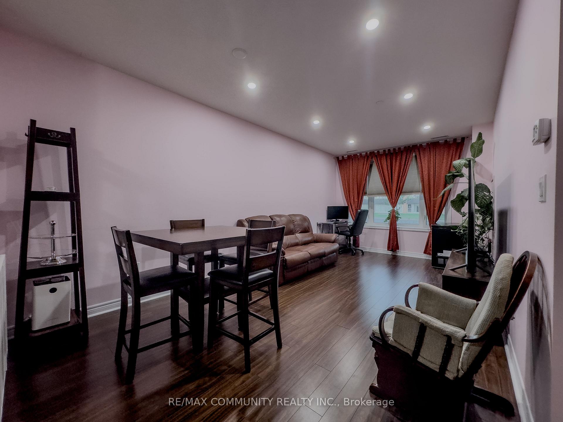 Photo 6 of Unit 121, 7400 Markham Road, Markham, Middlefield — HOMEH