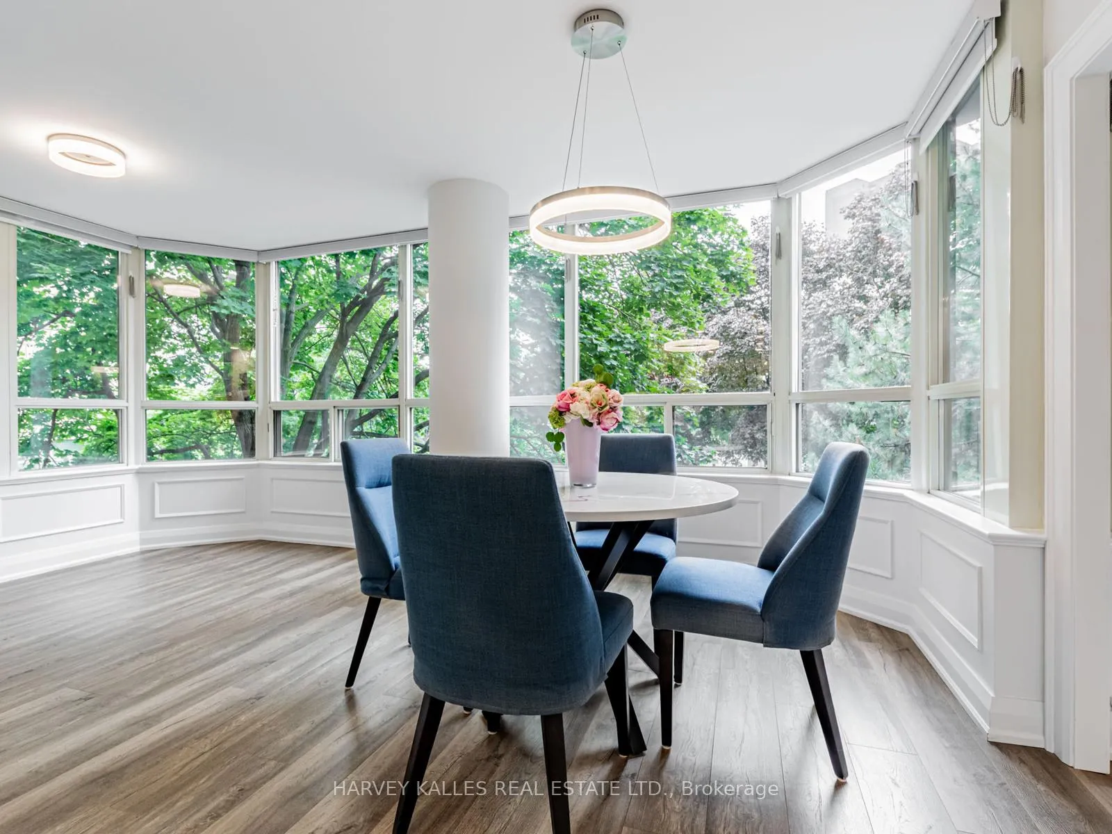 Photo 9 of Unit 211, 7 Townsgate Drive, Vaughan, Crestwood-Springfarm-Yorkhill — HOMEH