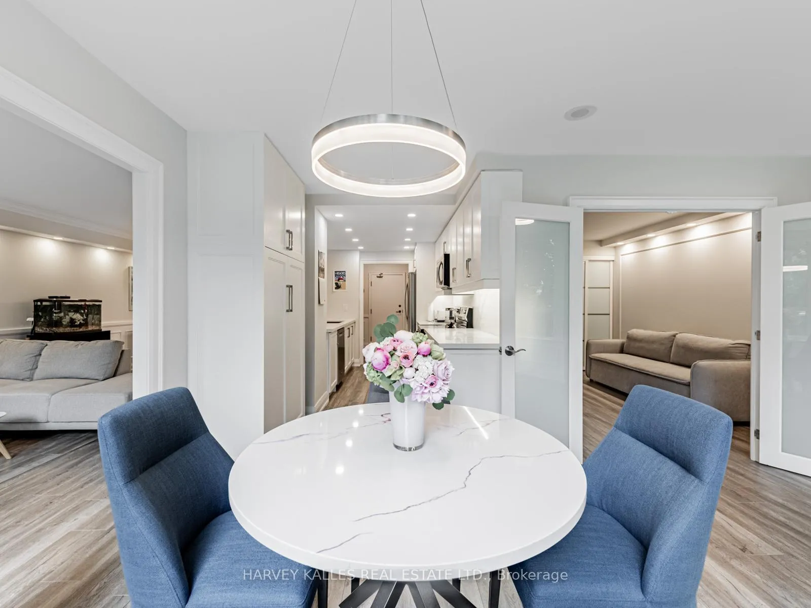 Photo 10 of Unit 211, 7 Townsgate Drive, Vaughan, Crestwood-Springfarm-Yorkhill — HOMEH