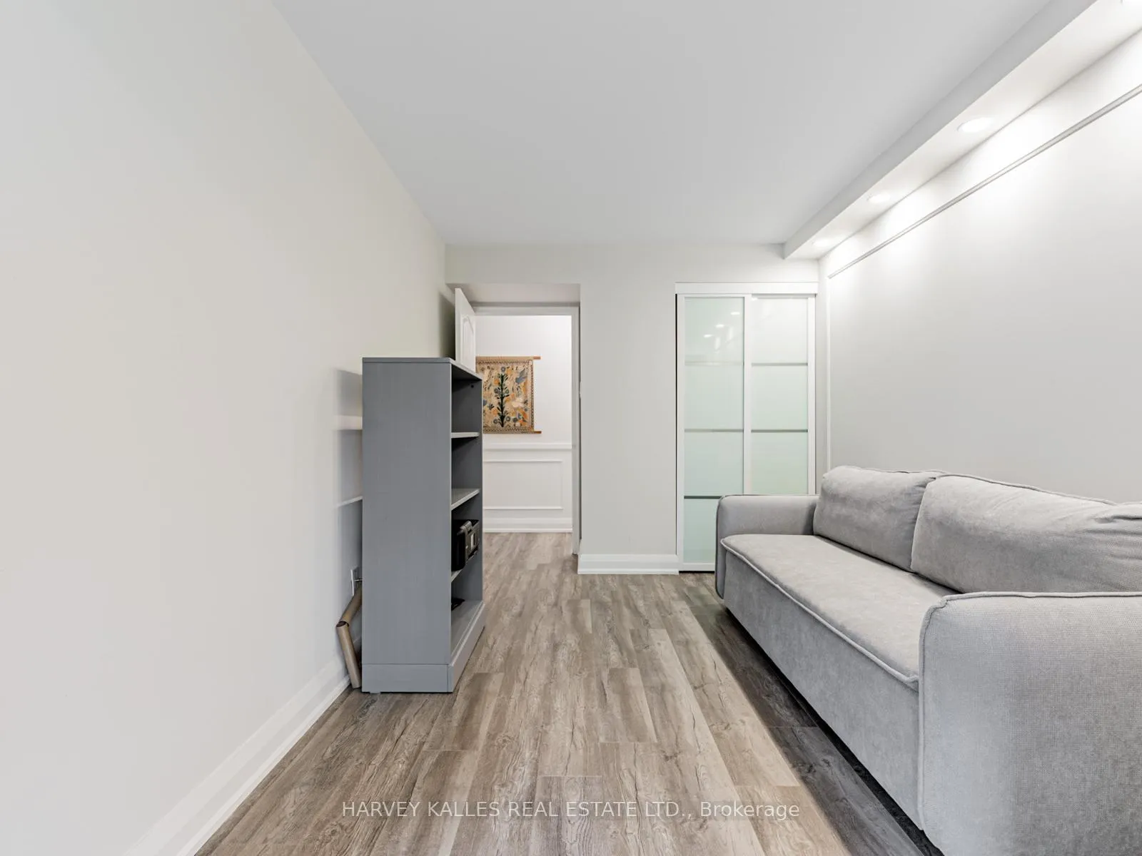 Photo 11 of Unit 211, 7 Townsgate Drive, Vaughan, Crestwood-Springfarm-Yorkhill — HOMEH