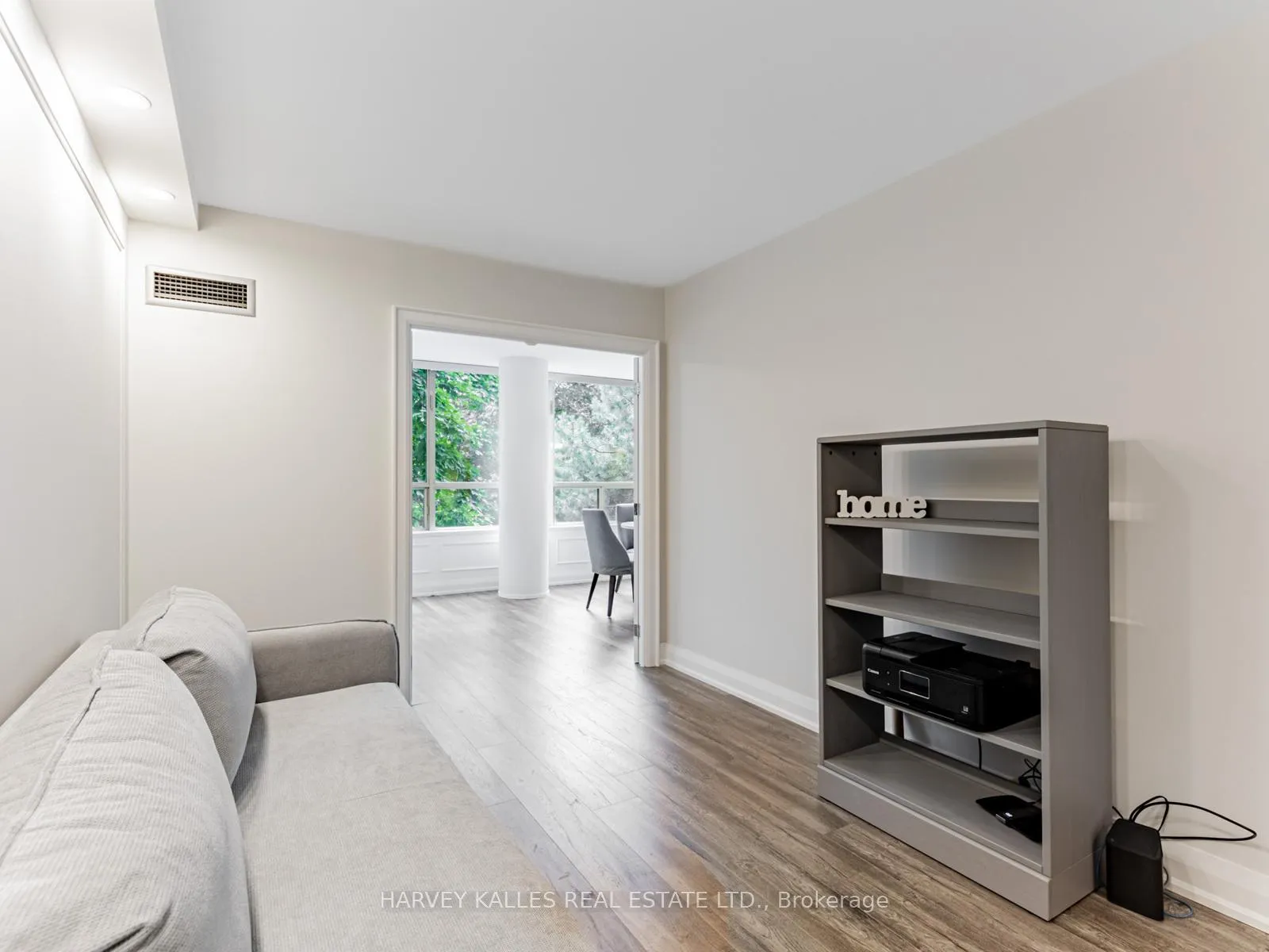 Photo 12 of Unit 211, 7 Townsgate Drive, Vaughan, Crestwood-Springfarm-Yorkhill — HOMEH