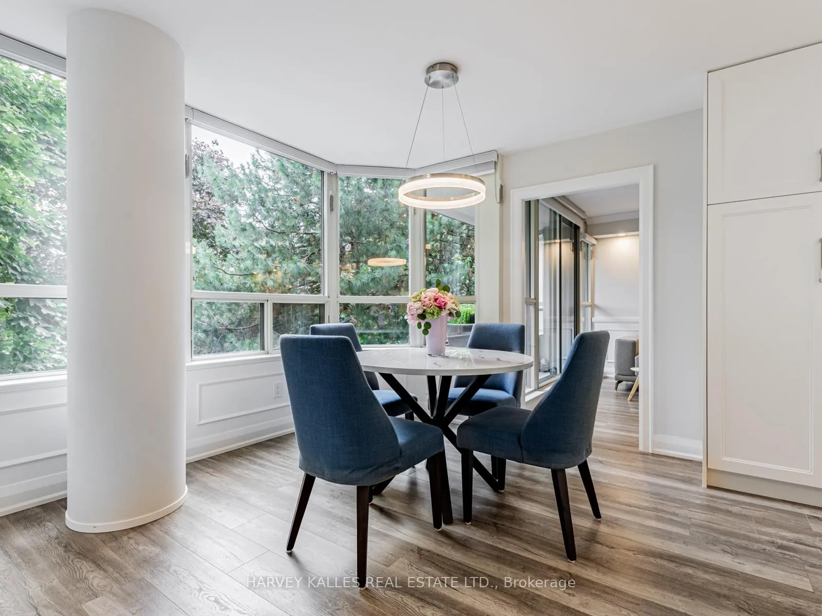 Photo 13 of Unit 211, 7 Townsgate Drive, Vaughan, Crestwood-Springfarm-Yorkhill — HOMEH
