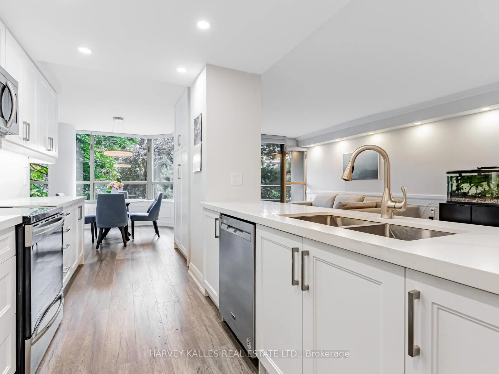 Photo 15 of Unit 211, 7 Townsgate Drive, Vaughan, Crestwood-Springfarm-Yorkhill — HOMEH