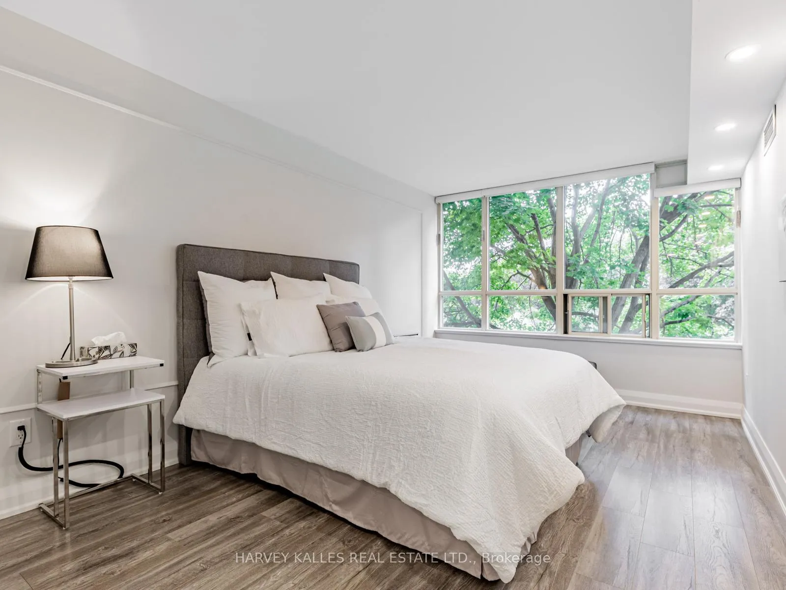 Photo 18 of Unit 211, 7 Townsgate Drive, Vaughan, Crestwood-Springfarm-Yorkhill — HOMEH