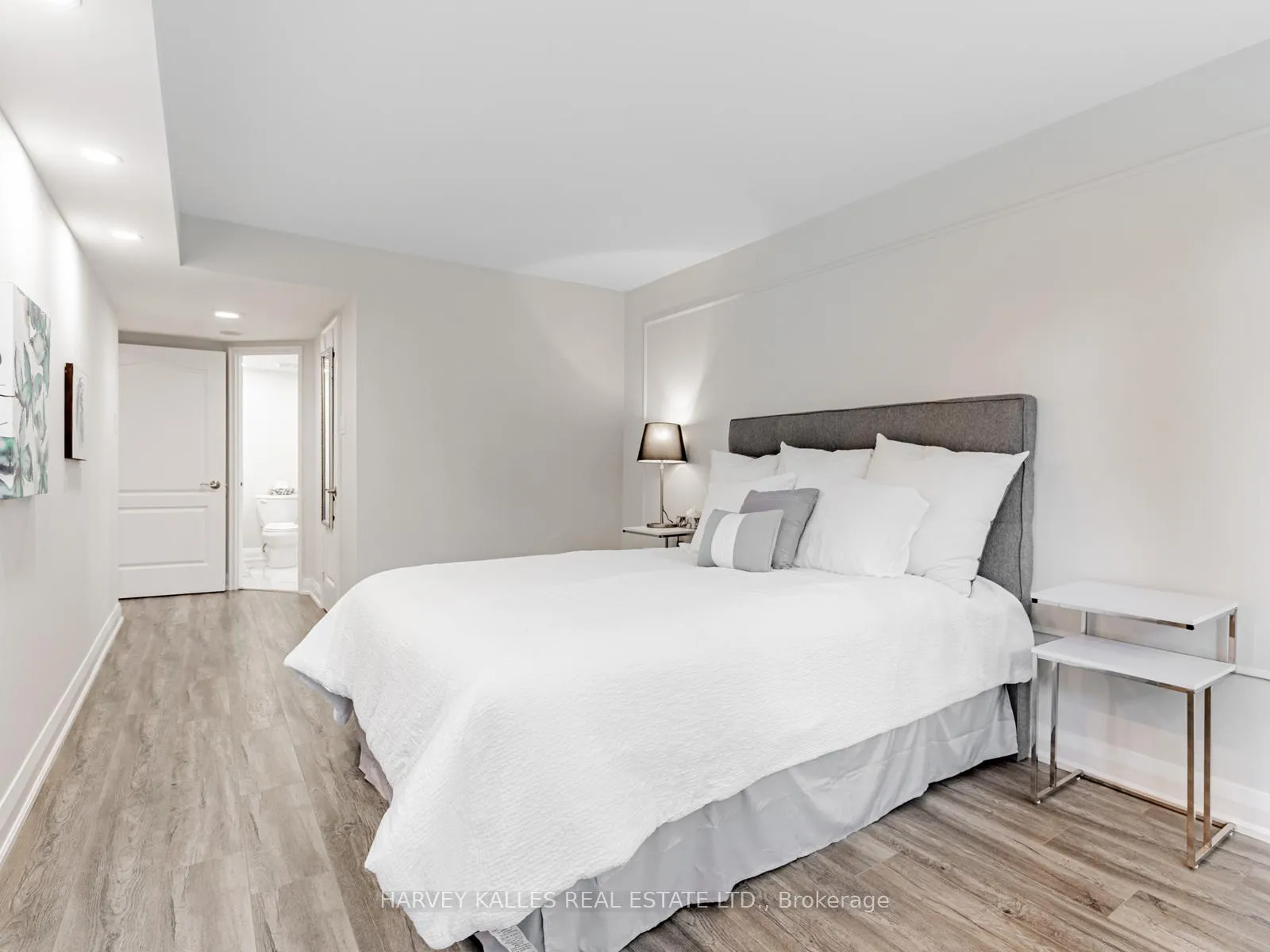Photo 19 of Unit 211, 7 Townsgate Drive, Vaughan, Crestwood-Springfarm-Yorkhill — HOMEH