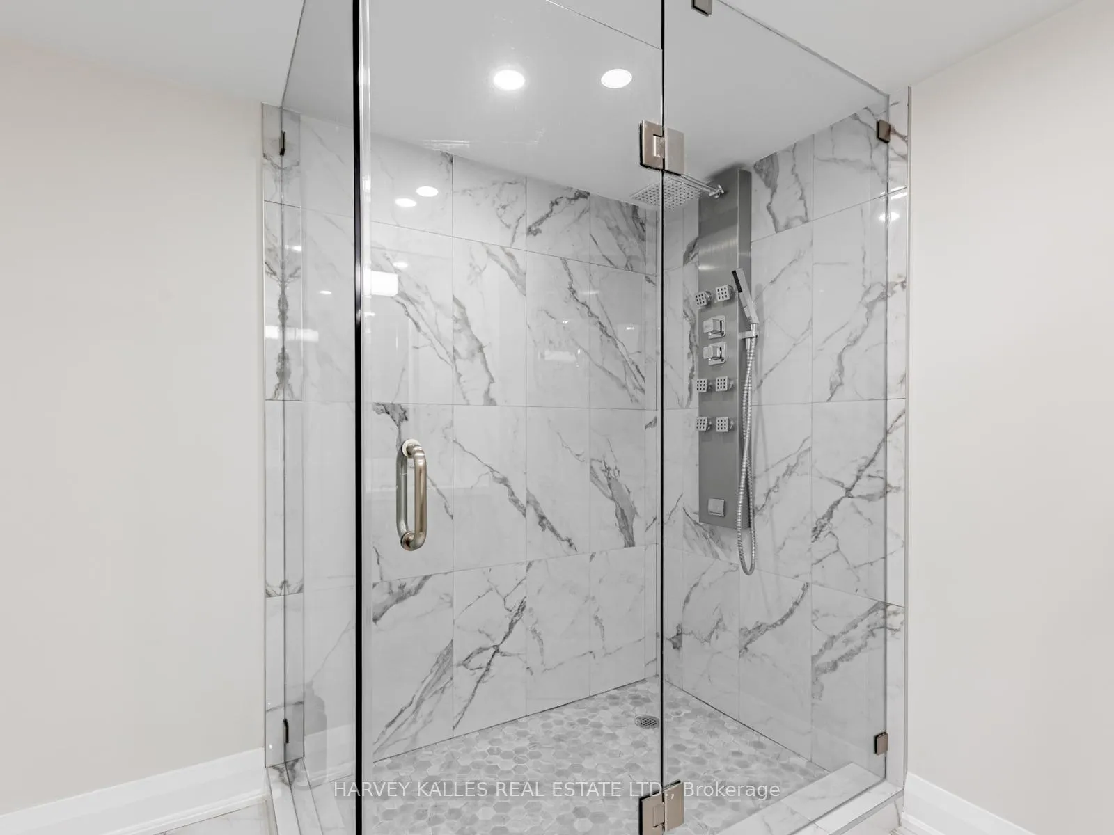 Photo 21 of Unit 211, 7 Townsgate Drive, Vaughan, Crestwood-Springfarm-Yorkhill — HOMEH