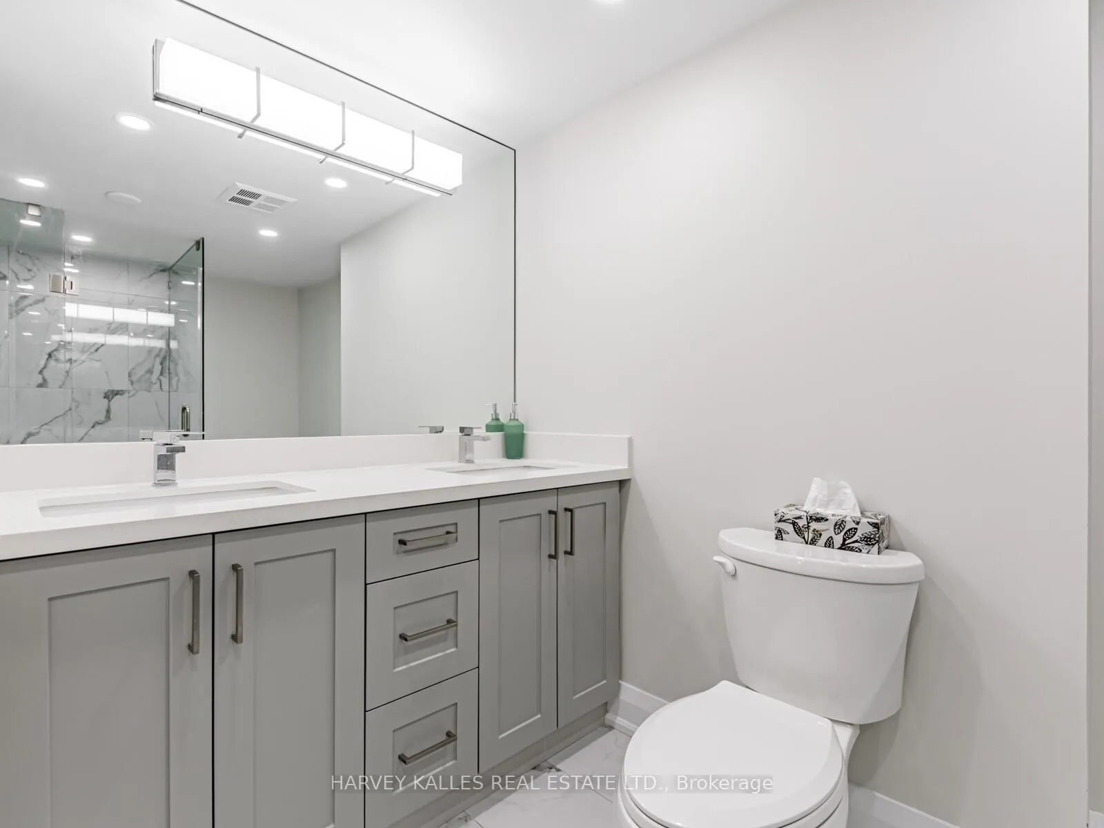 Photo 22 of Unit 211, 7 Townsgate Drive, Vaughan, Crestwood-Springfarm-Yorkhill — HOMEH