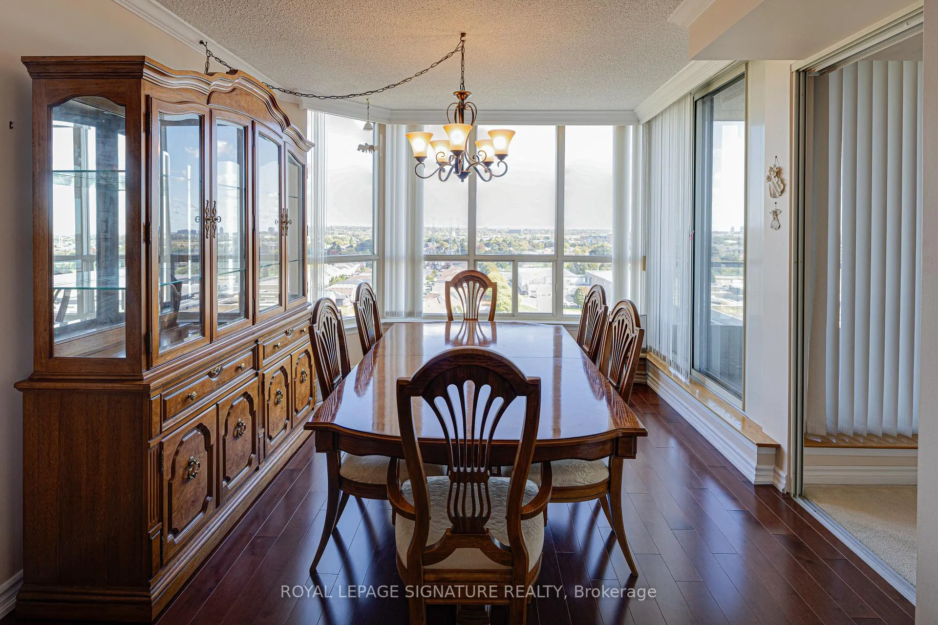 Photo 10 of Unit 1419, 1880 Valley Farm Road, Pickering, Town Centre — HOMEH
