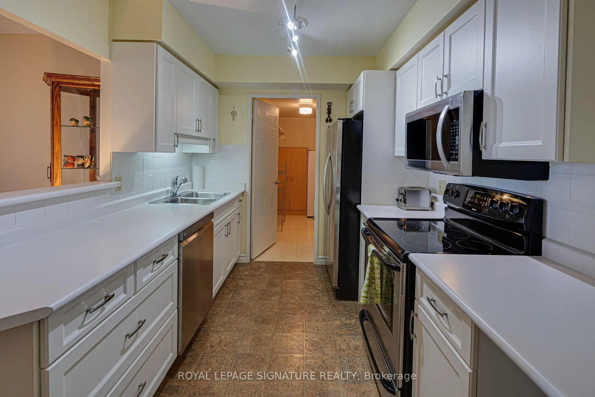 Photo 18 of Unit 1419, 1880 Valley Farm Road, Pickering, Town Centre — HOMEH