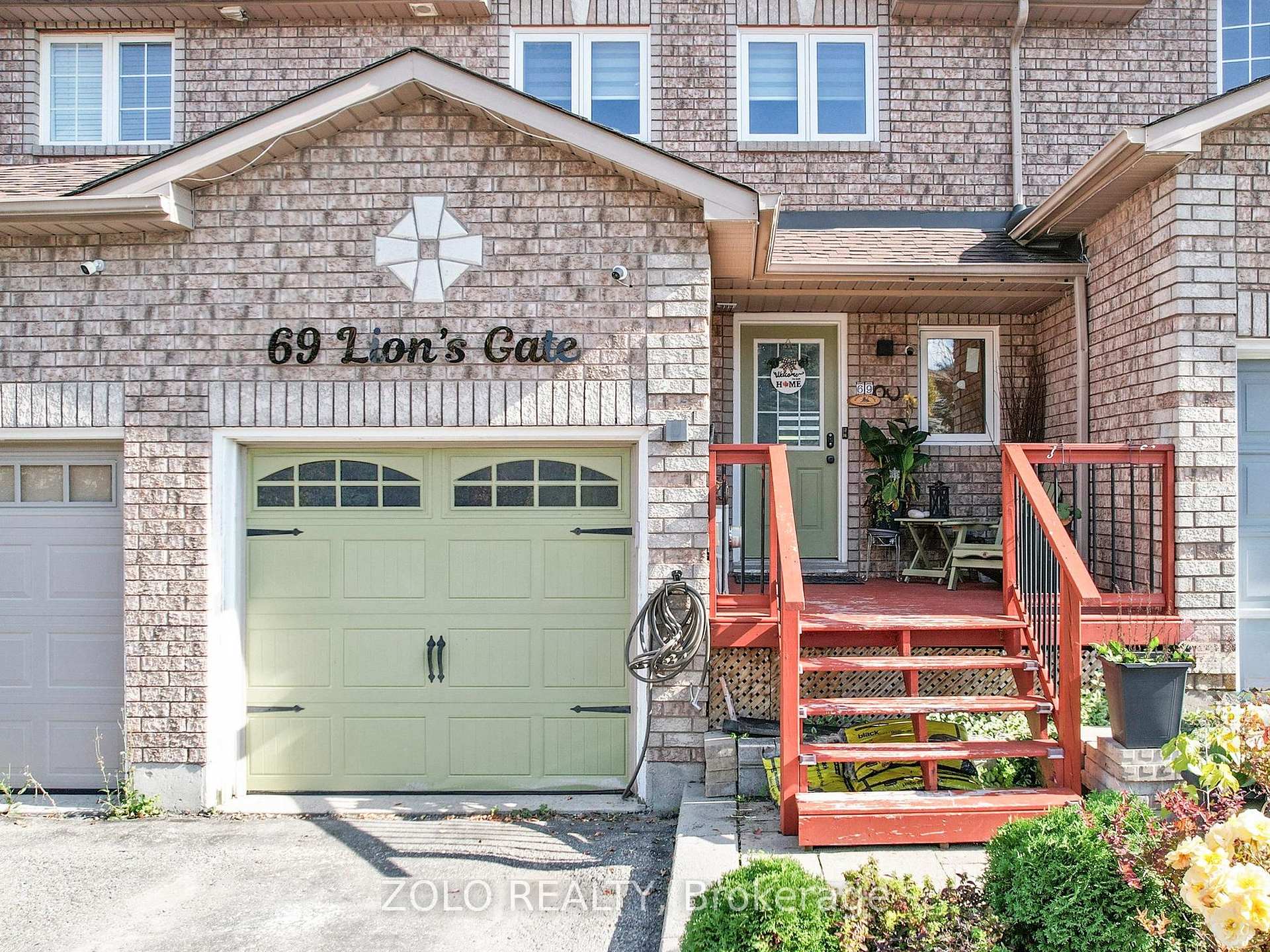 Photo 3 of 69 Lion's Gate Boulevard, Barrie, Little Lake — HOMEH