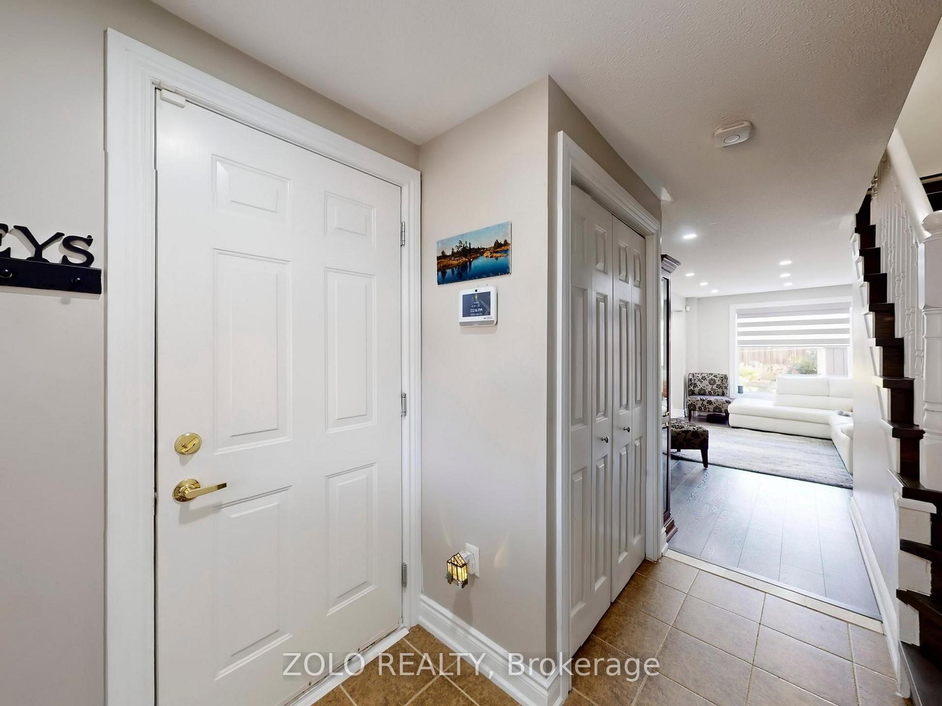 Photo 4 of 69 Lion's Gate Boulevard, Barrie, Little Lake — HOMEH